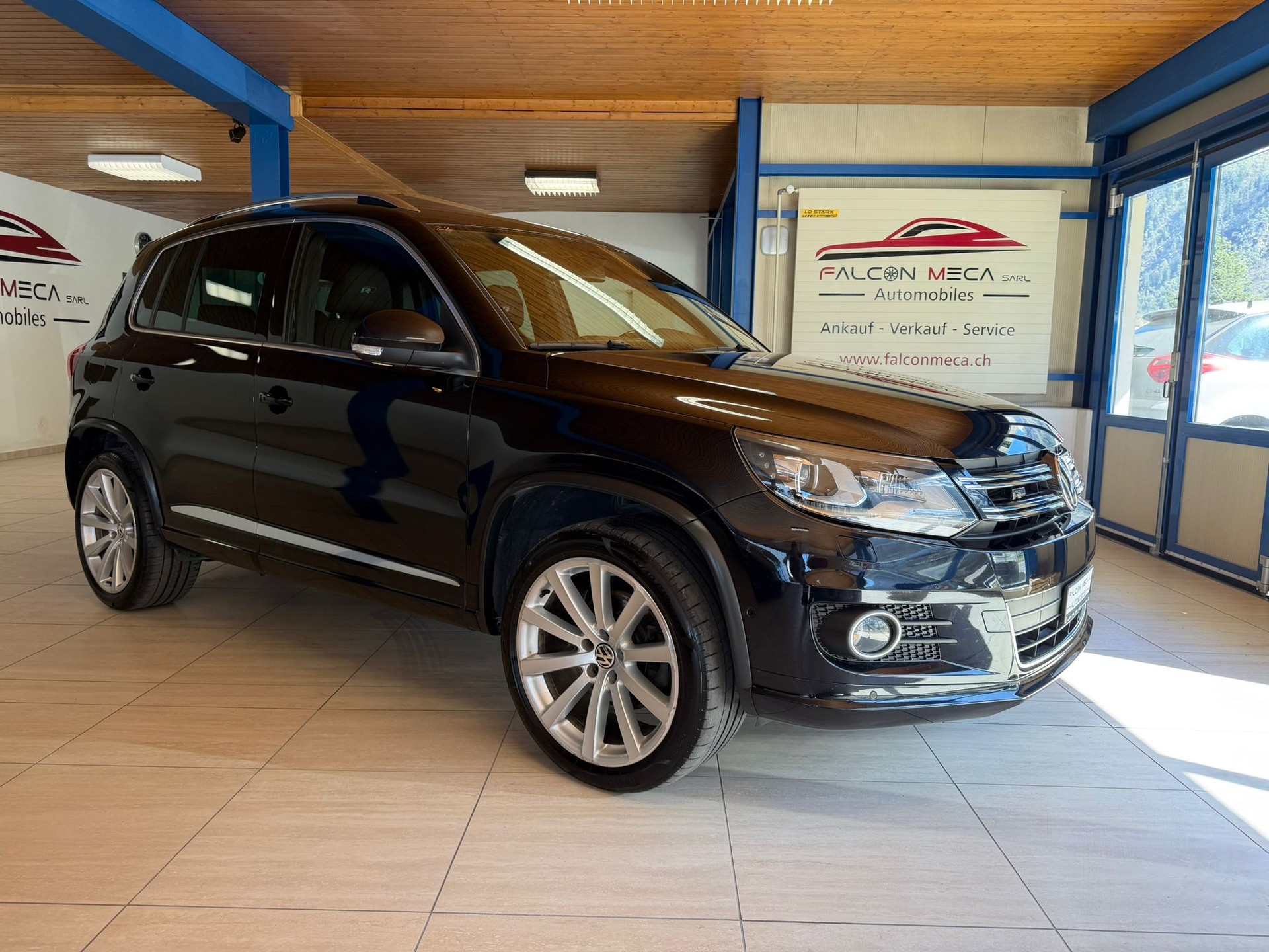 VW Tiguan 2.0 TSI R-Line Design 4Motion DSG-image-1
