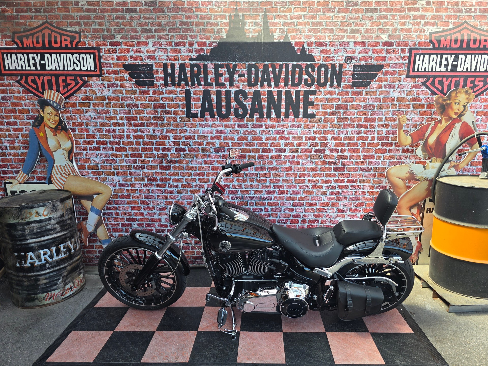 HARLEY-DAVIDSON FXSB Breakout 103 ABS-showroom-element-1