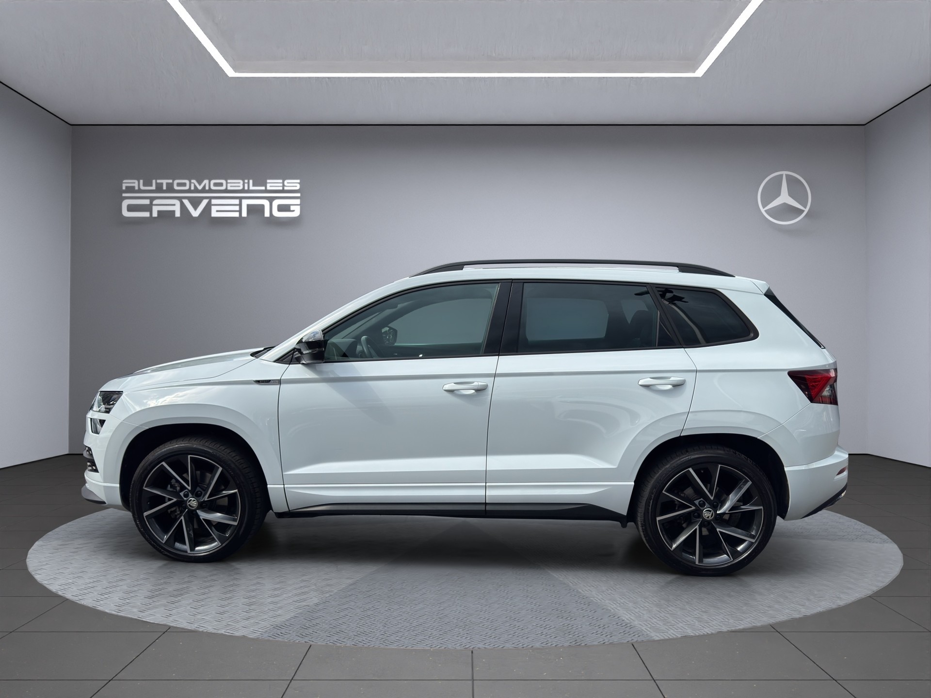 SKODA Karoq 2.0 TSI SportLine 4x4 DSG-showroom-element-1