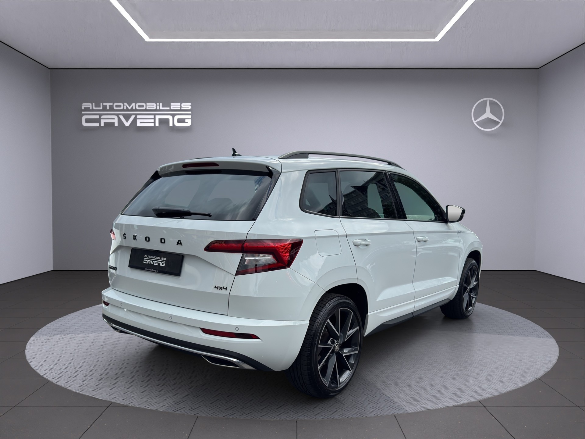 SKODA Karoq 2.0 TSI SportLine 4x4 DSG-image-4