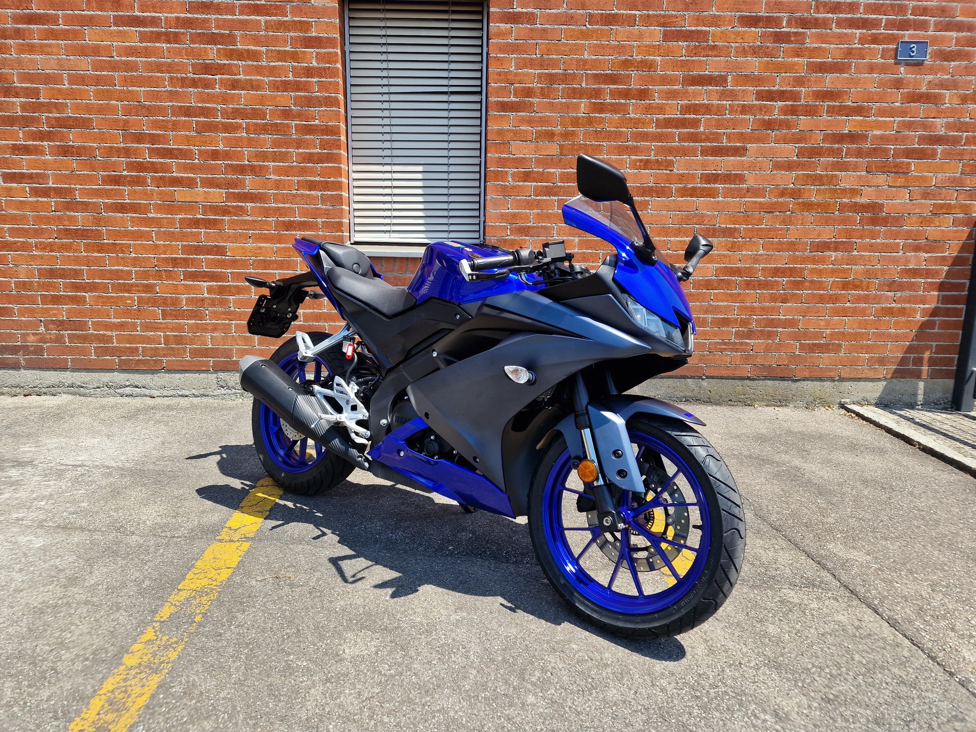 YAMAHA R 125