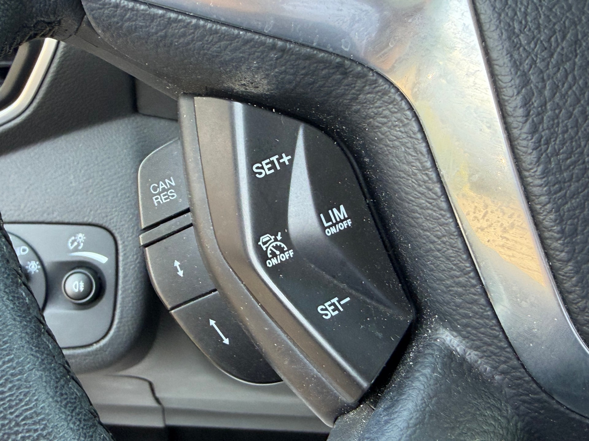 FORD Kuga 1.6 SCTi Titanium 4WD Automatic-image-12