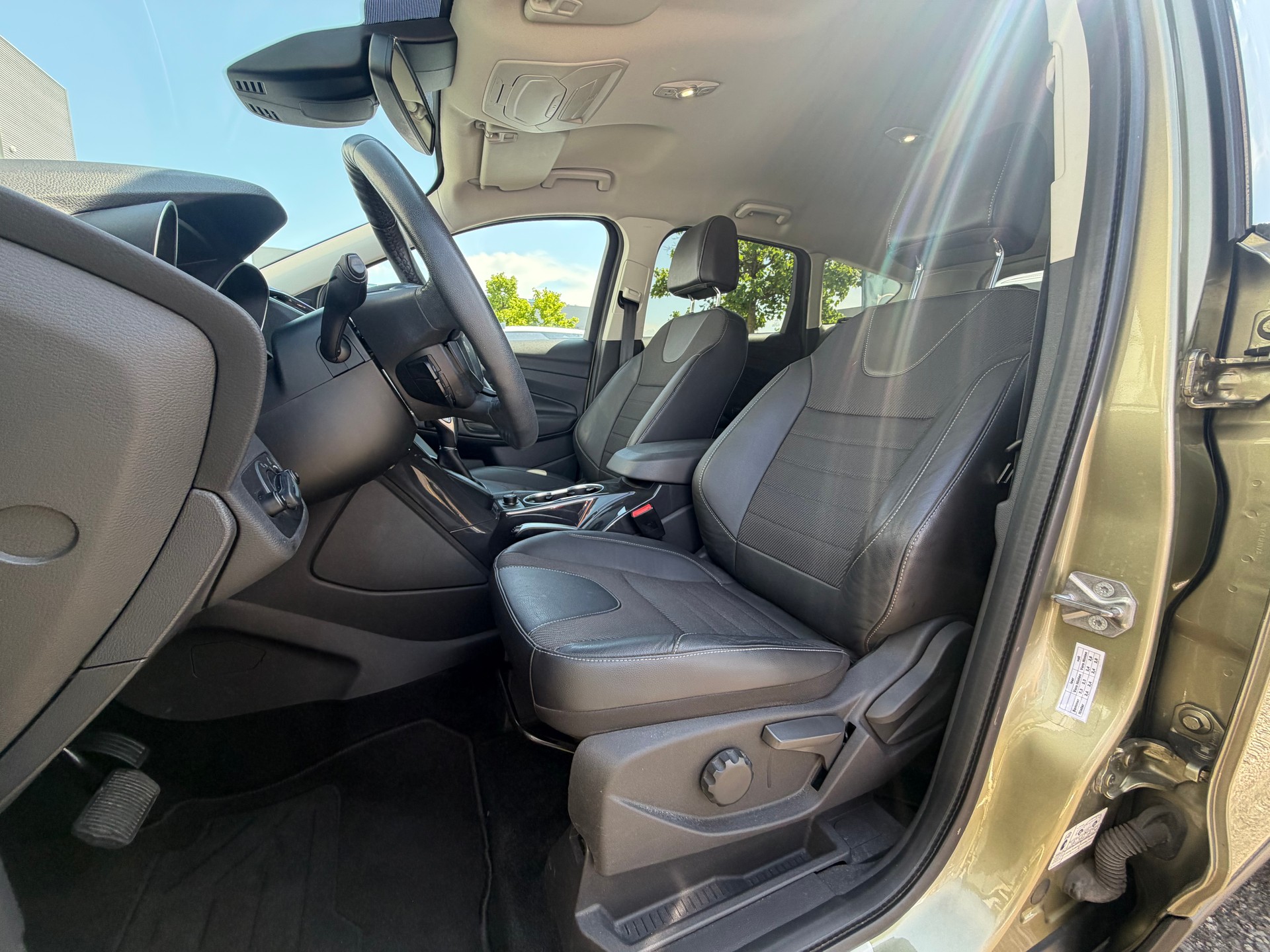 FORD Kuga 1.6 SCTi Titanium 4WD Automatic-image-8