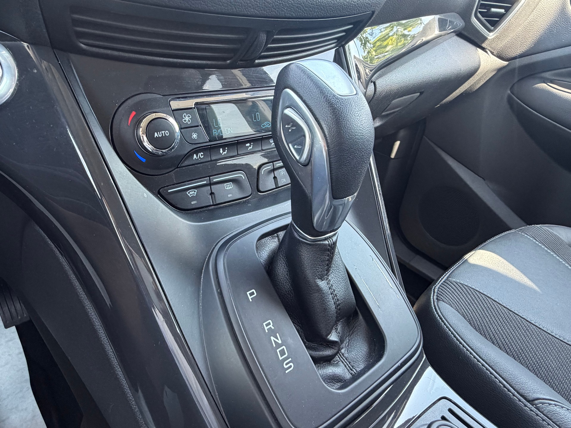 FORD Kuga 1.6 SCTi Titanium 4WD Automatic-image-17