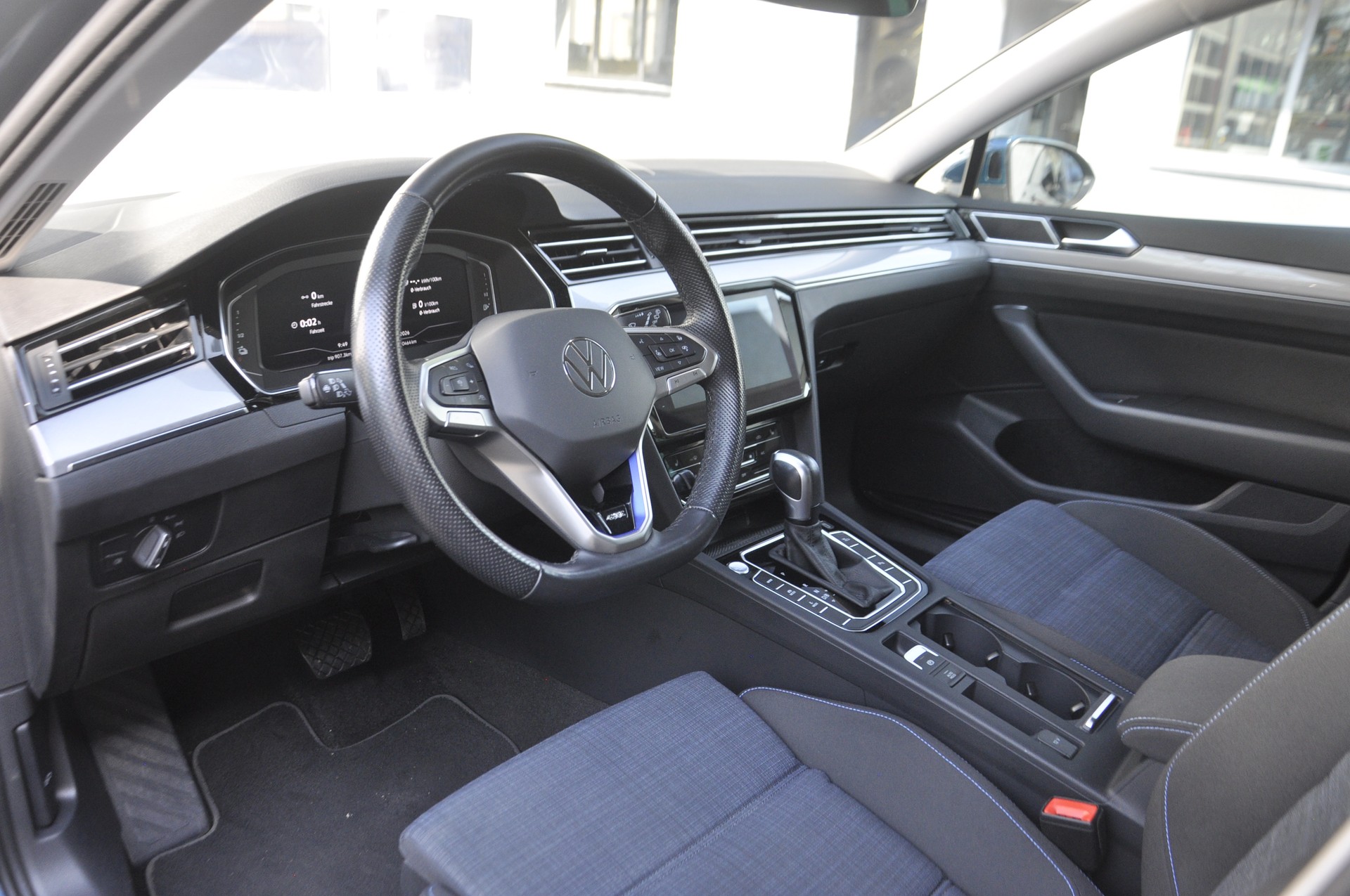 VW Passat Variant 1.4 TSI GTE Hybrid DSG I Anhängerkupplung-image-5