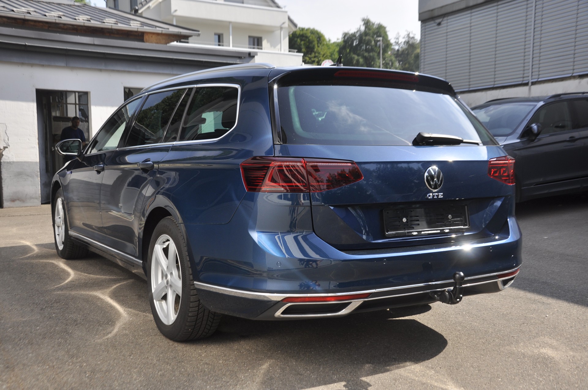 VW Passat Variant 1.4 TSI GTE Hybrid DSG I Anhängerkupplung-image-14