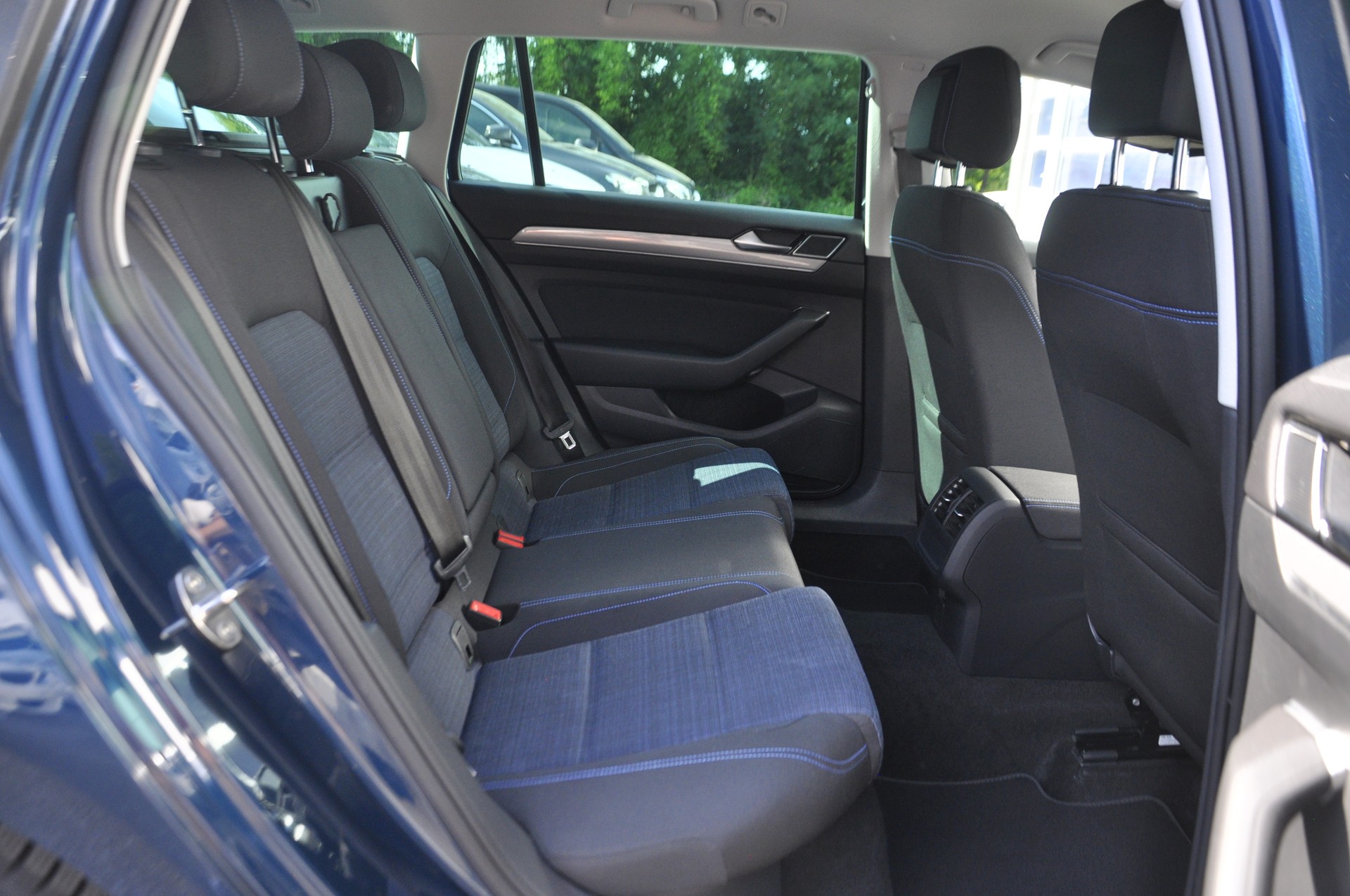 VW Passat Variant 1.4 TSI GTE Hybrid DSG I Anhängerkupplung-image-7