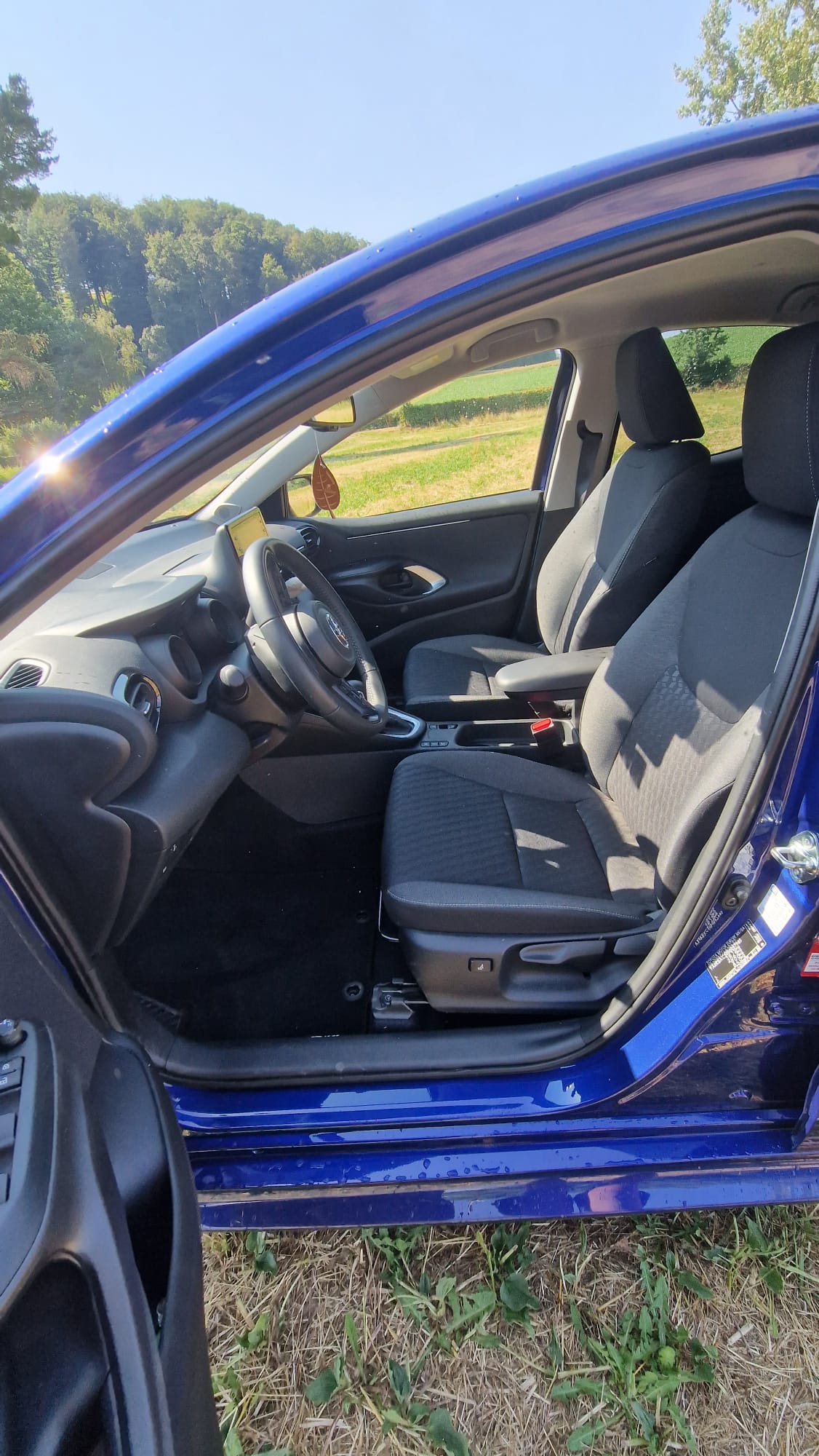 TOYOTA YARIS-image-2