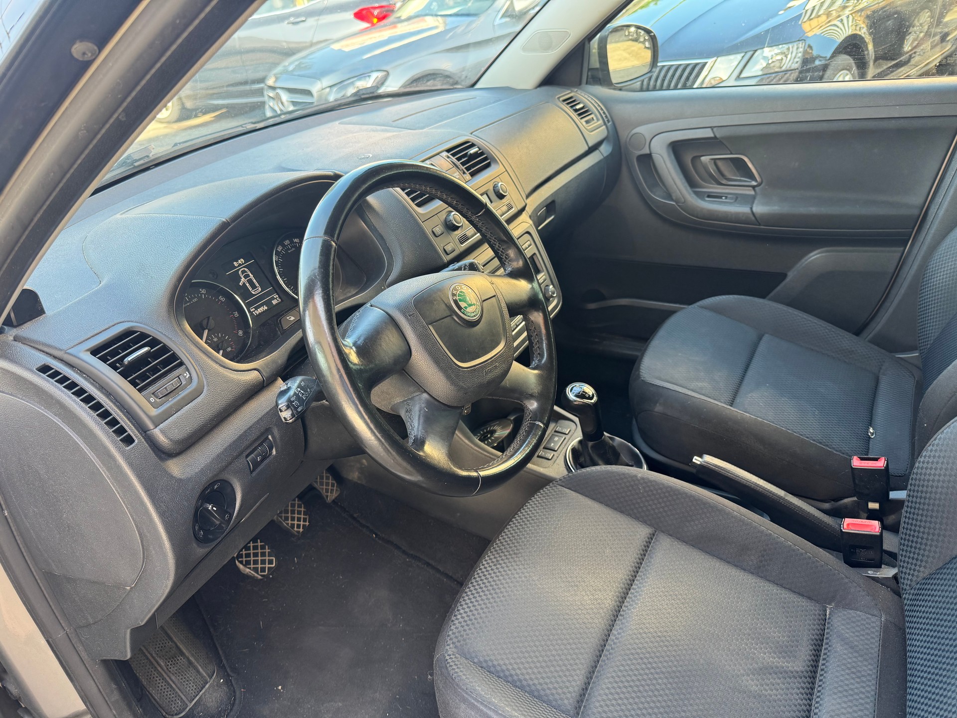 SKODA Fabia 1.2 TSI Ambiente-image-5