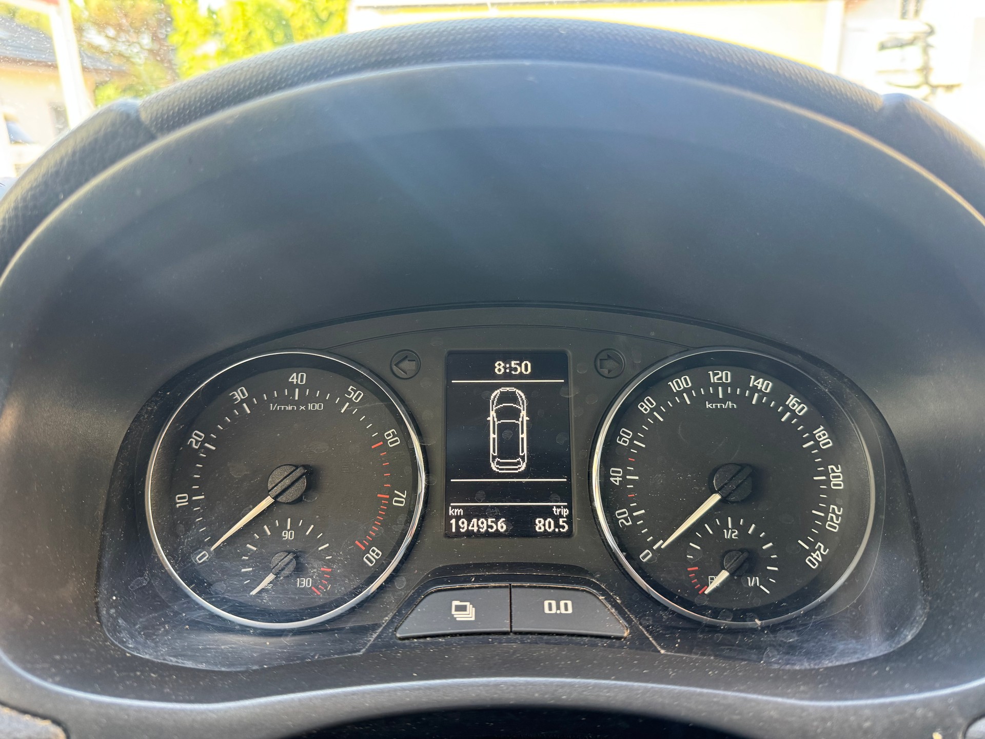 SKODA Fabia 1.2 TSI Ambiente-image-8