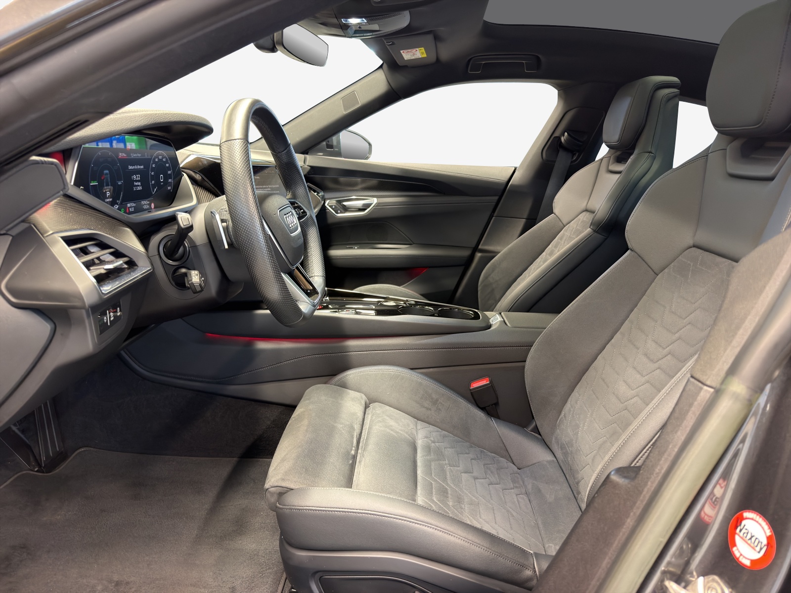 AUDI e-tron GT quattro-image-7