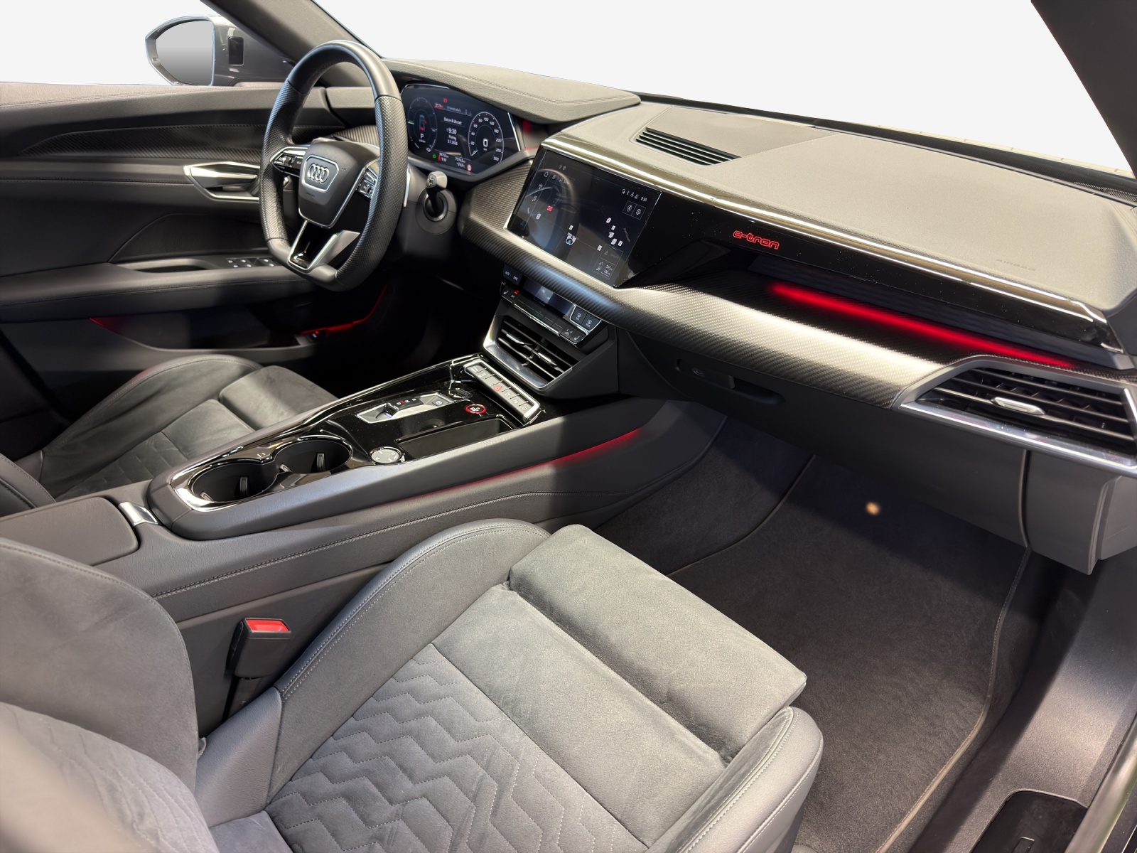 AUDI e-tron GT quattro-image-13