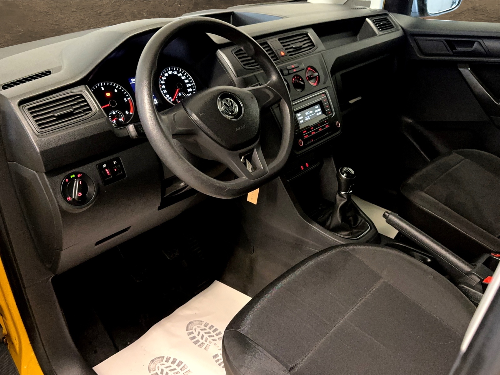 VW Caddy 2.0 TDI Trendline 4Motion-image-15