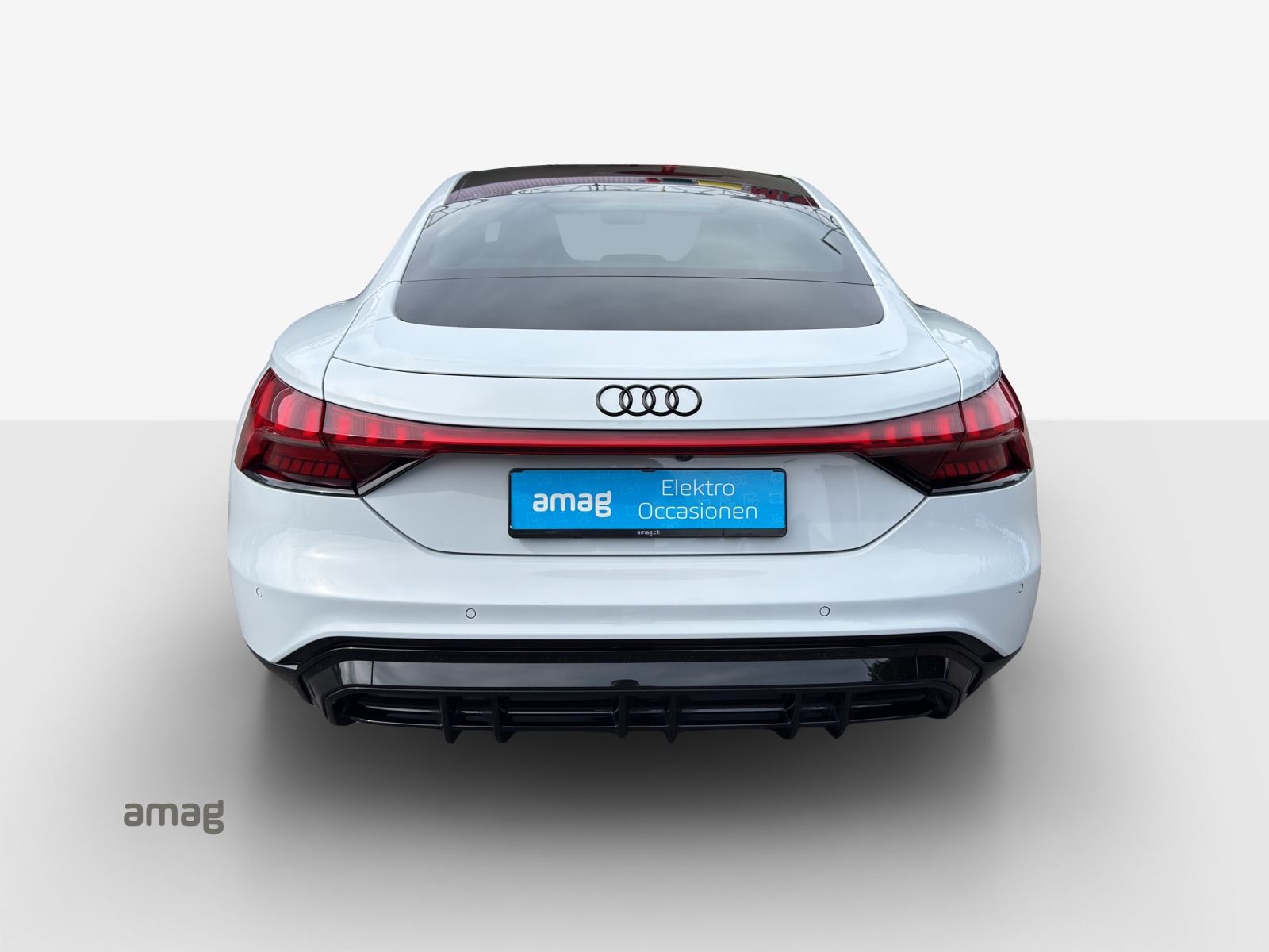 AUDI e-tron GT quattro-image-3