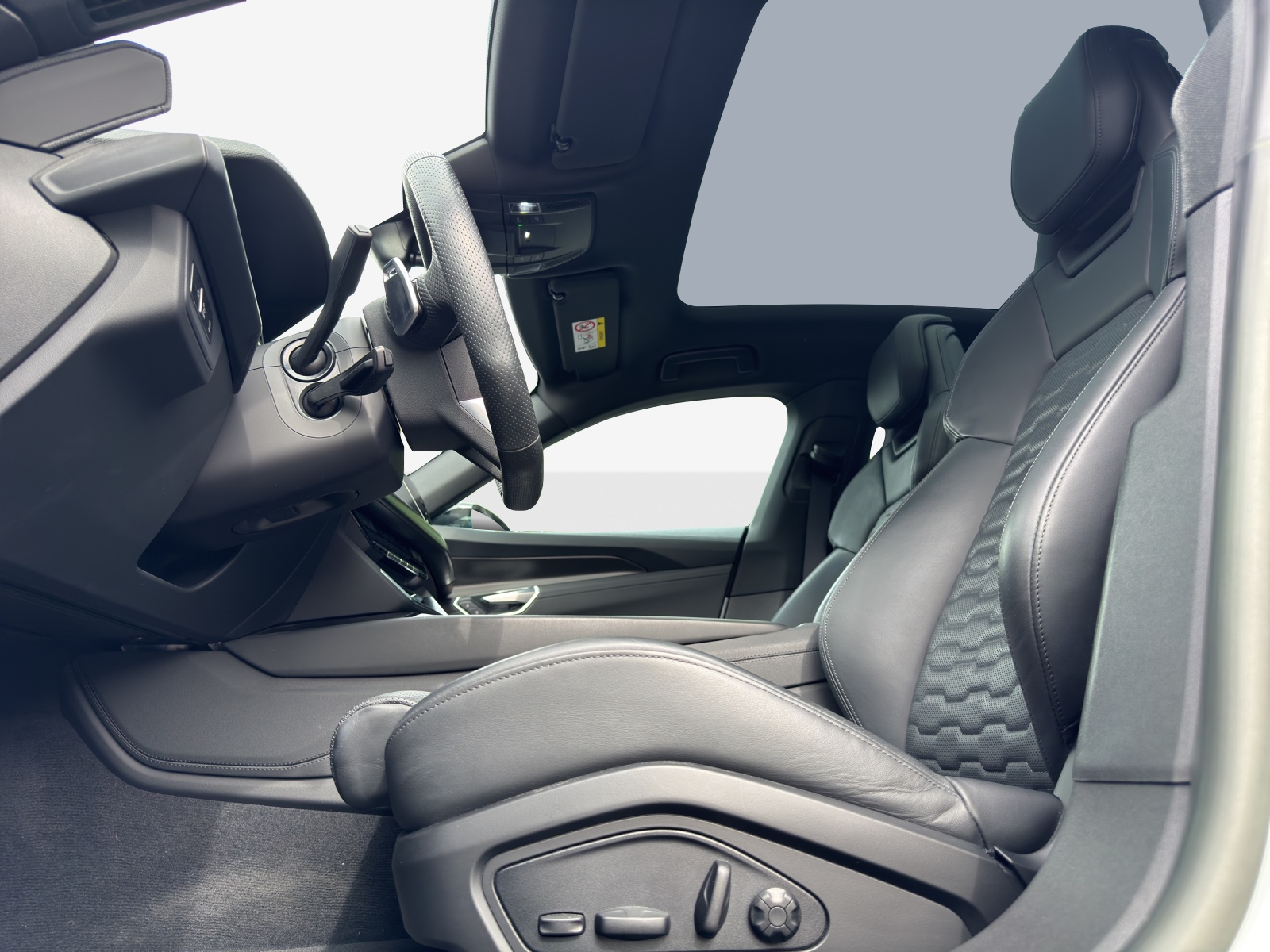 AUDI e-tron GT quattro-image-14