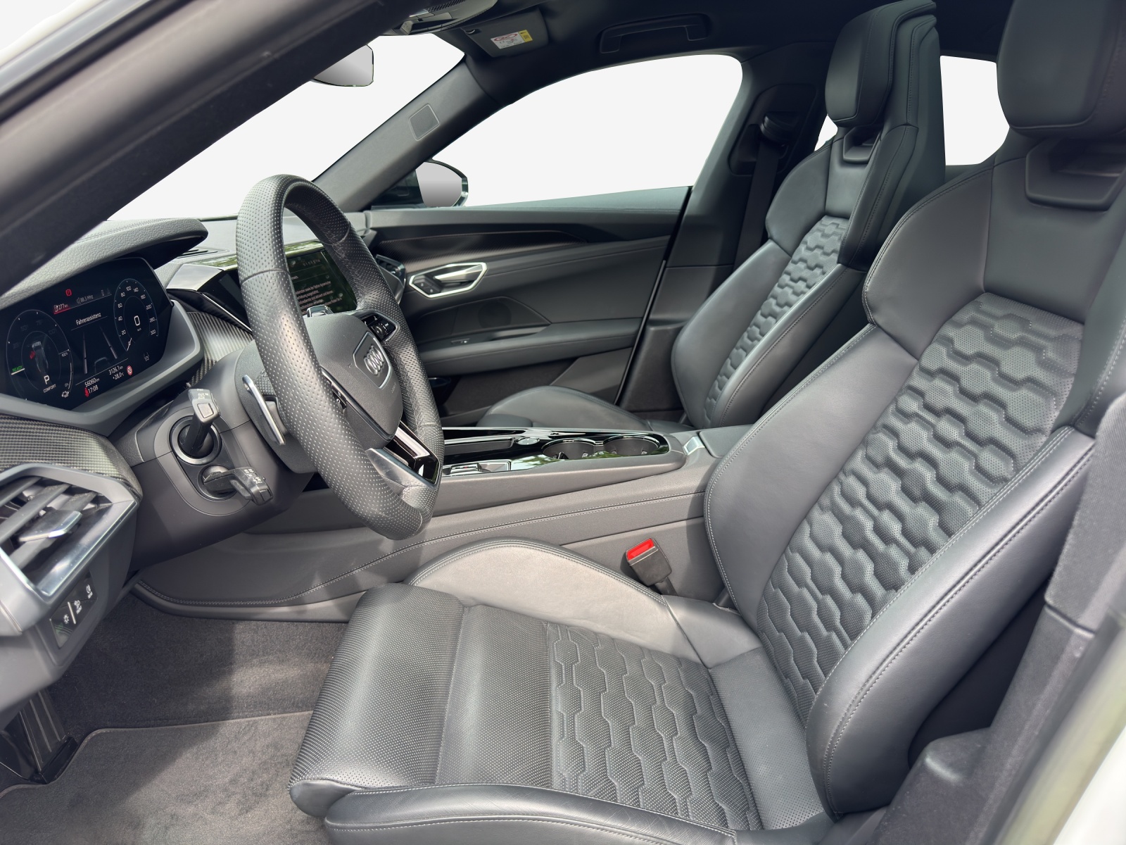 AUDI e-tron GT quattro-image-7