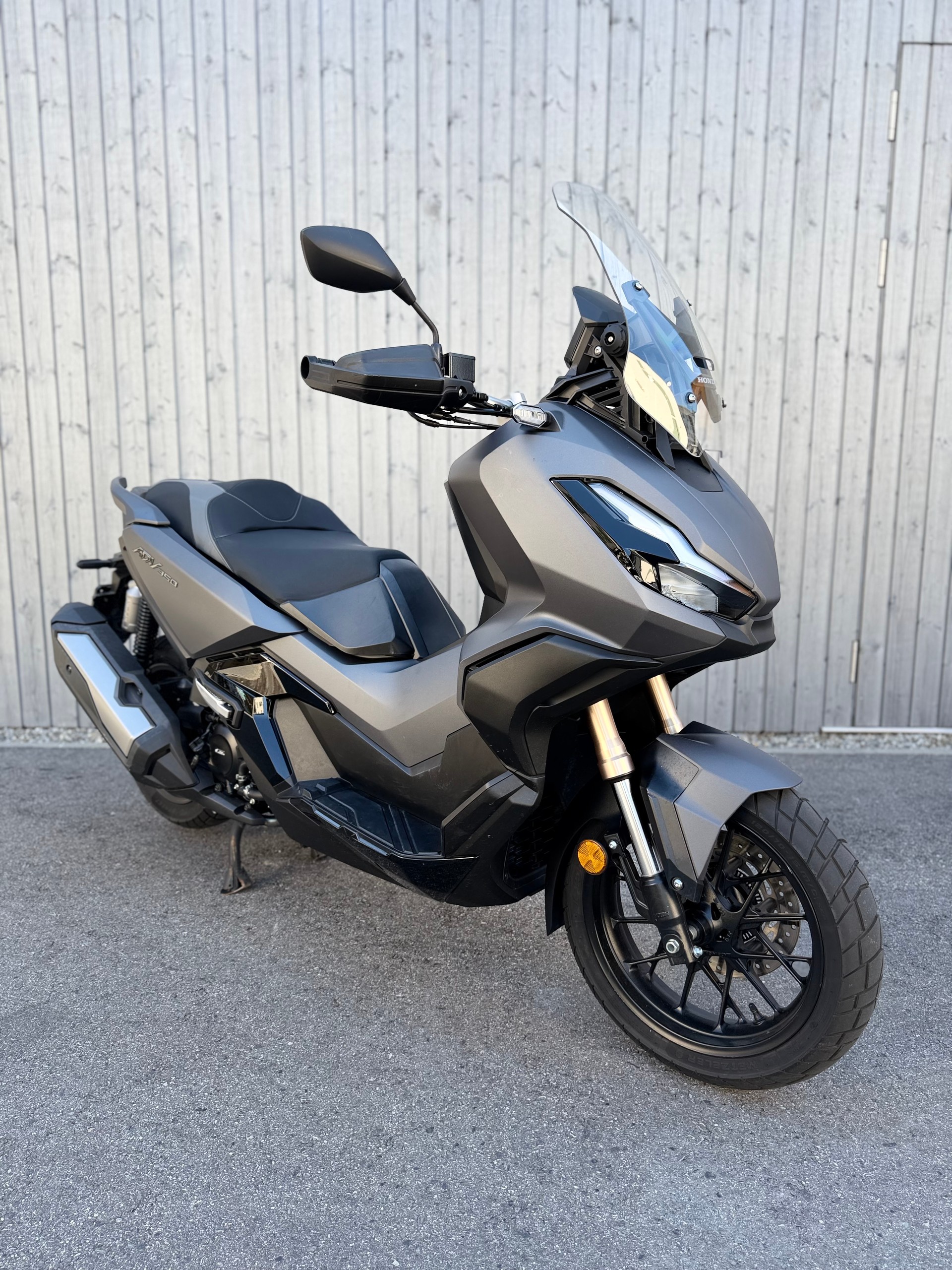 HONDA ADV 350-showroom-element-1