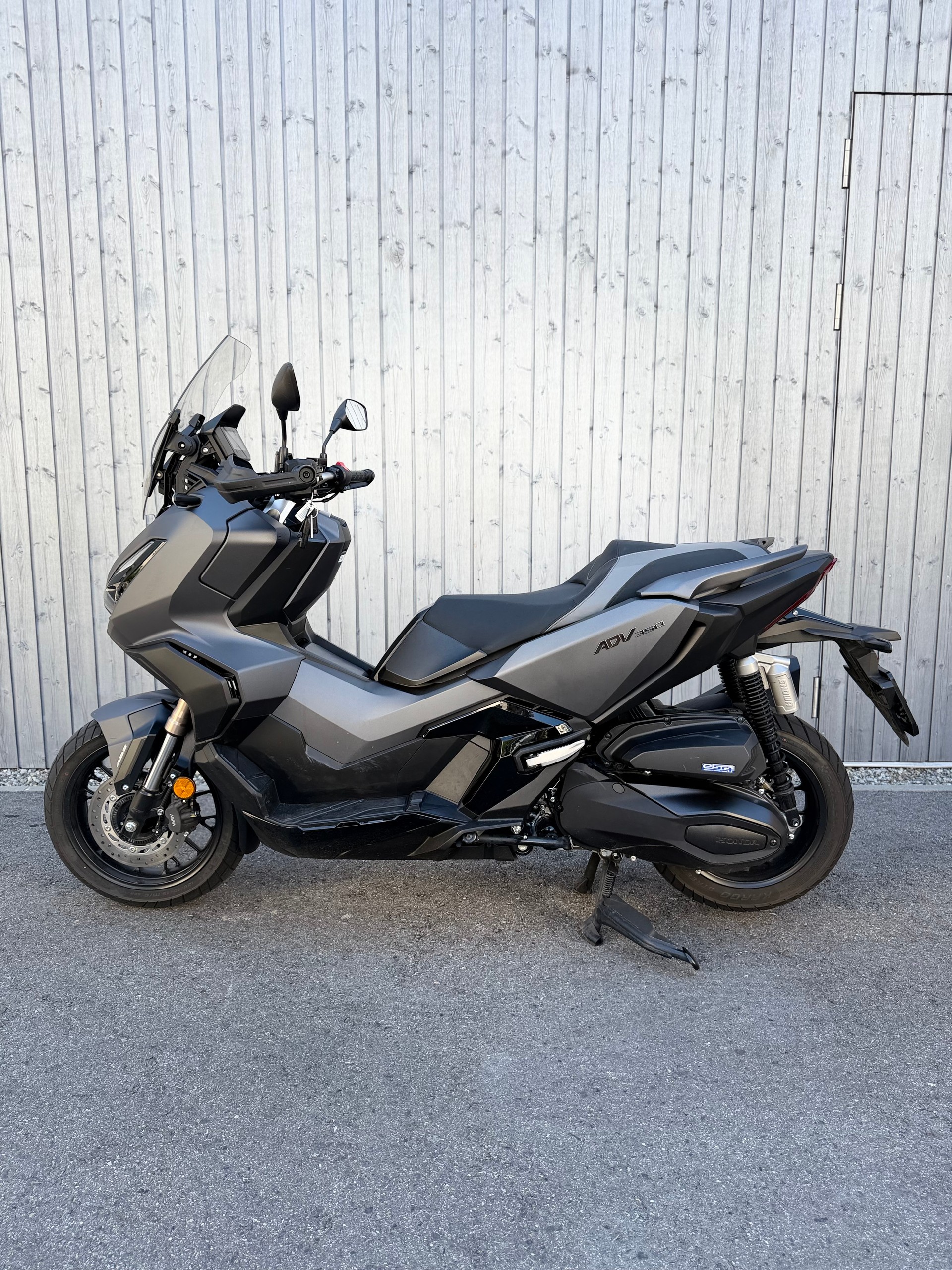 HONDA ADV 350-showroom-element-2