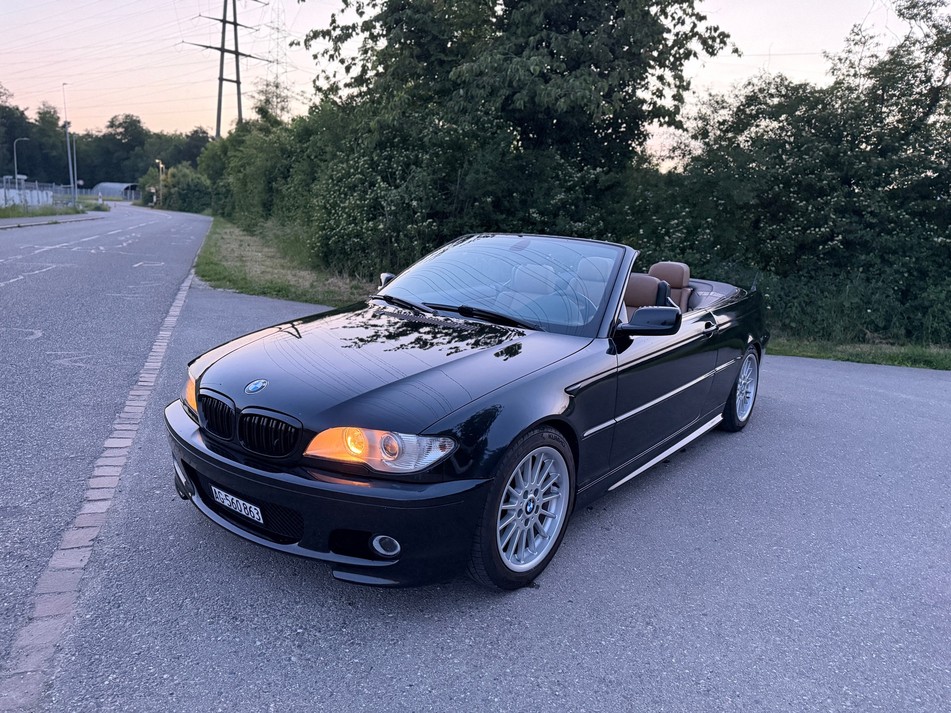 BMW 330Ci Cabriolet-image-1