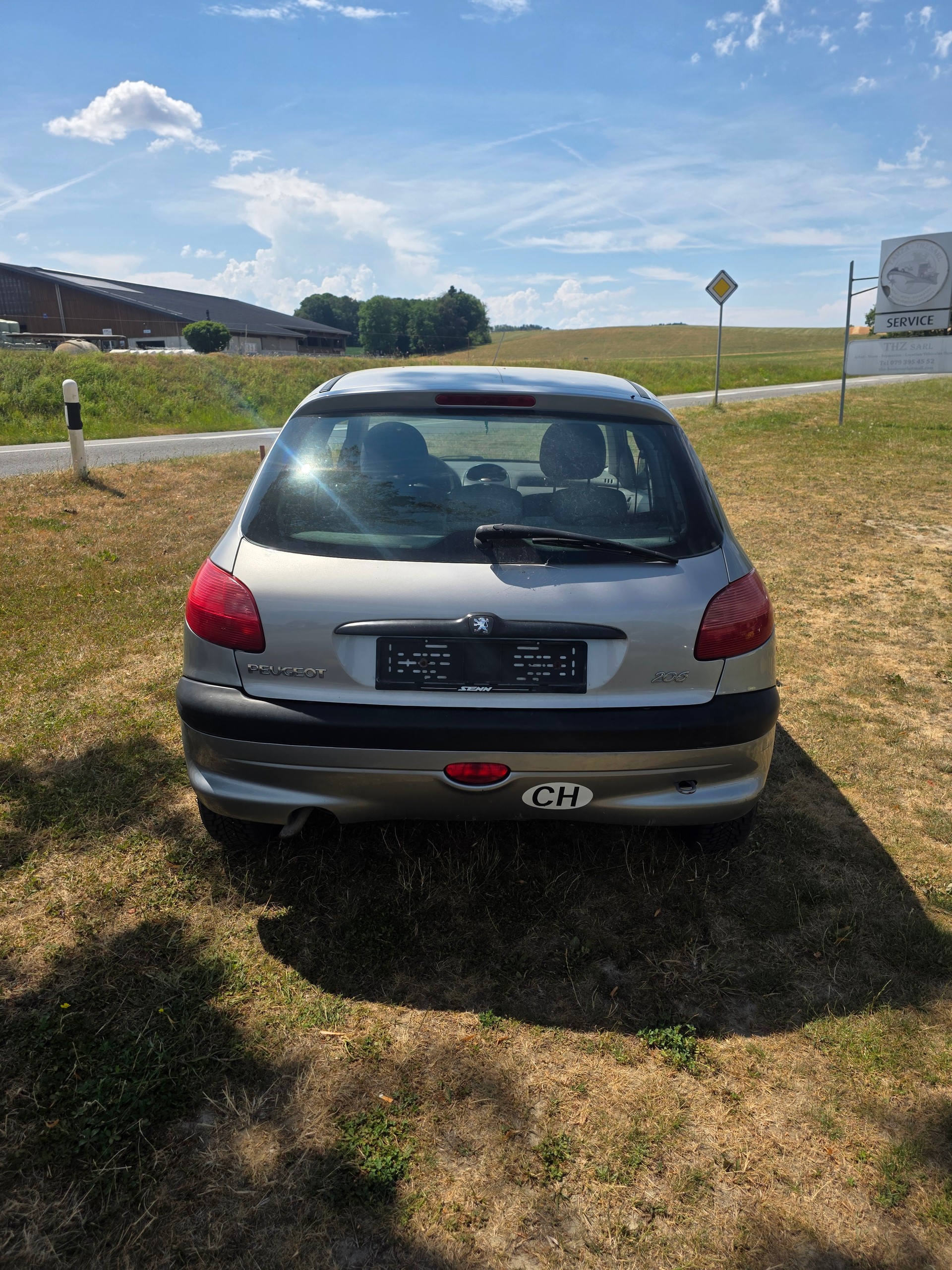 PEUGEOT 206-image-1