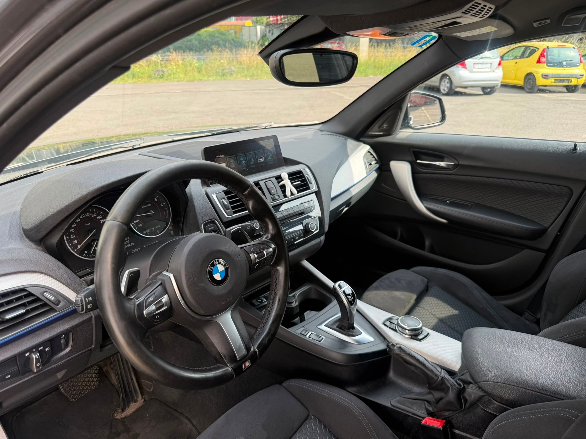 BMW M140i xDrive Steptronic-image-6
