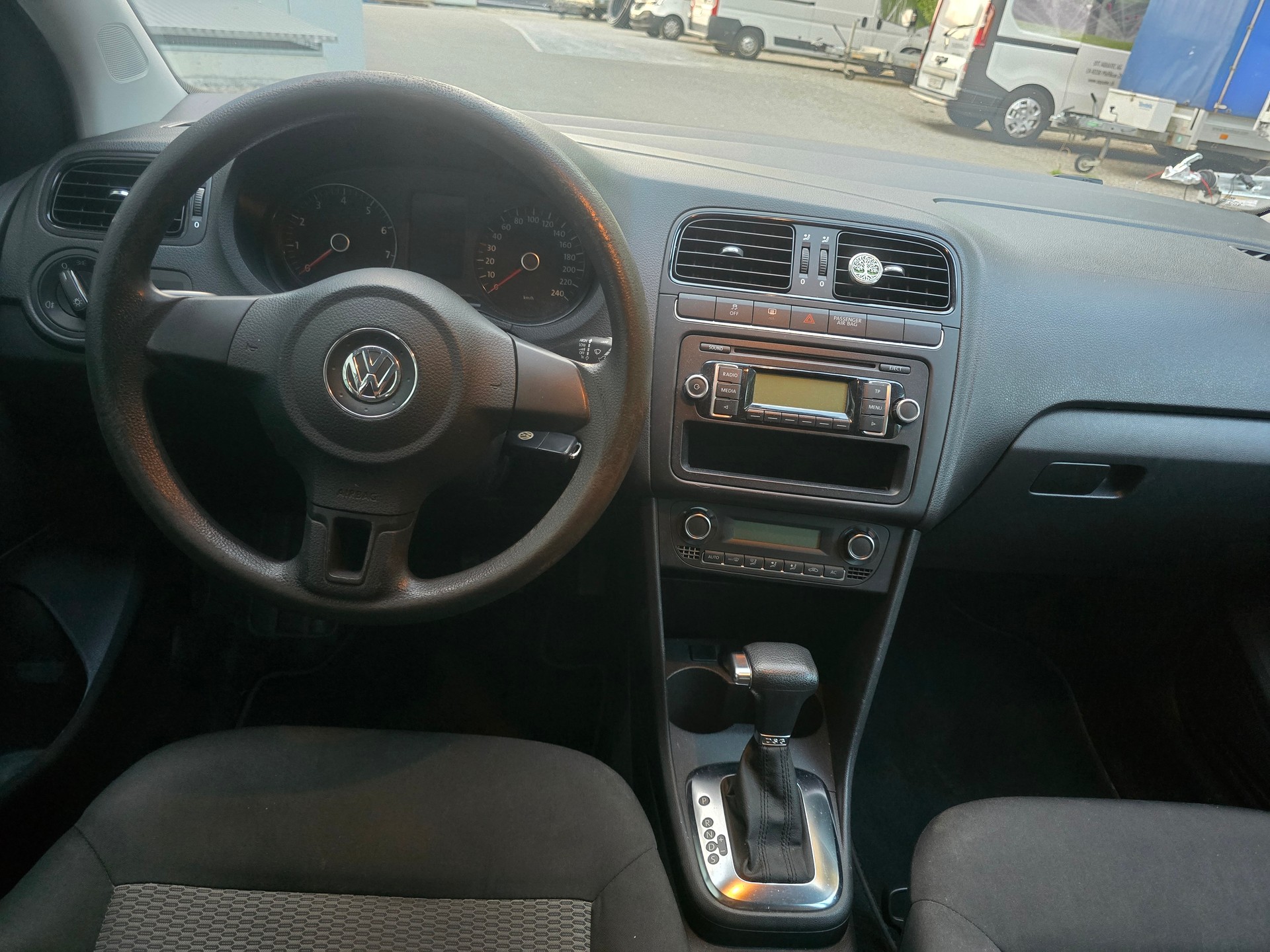 VW Polo 1.4 16V Trendline DSG-image-8