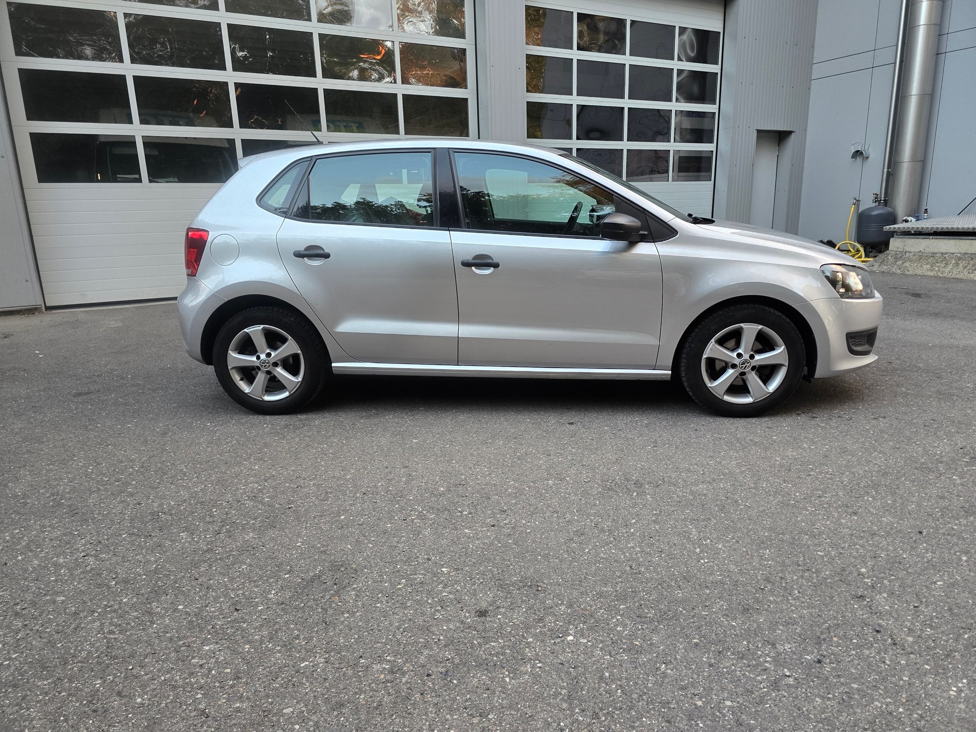 VW Polo 1.4 16V Trendline DSG-image-3