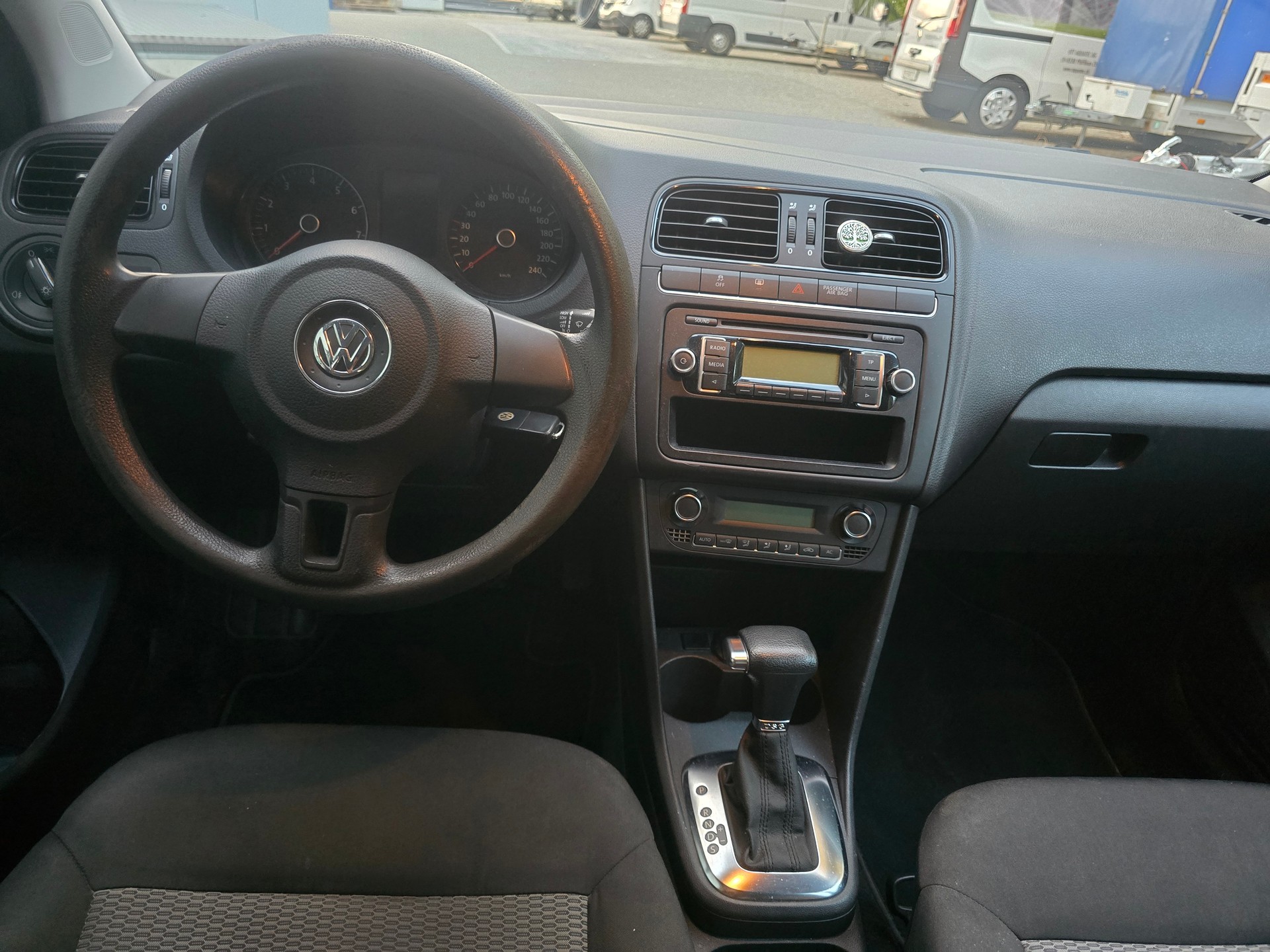 VW Polo 1.4 16V Trendline DSG-image-9