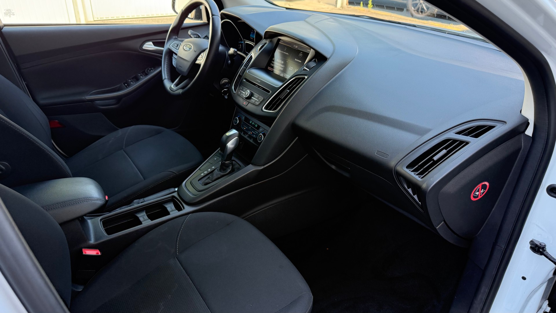 FORD Focus 1.0 SCTi Business Automatic-image-12