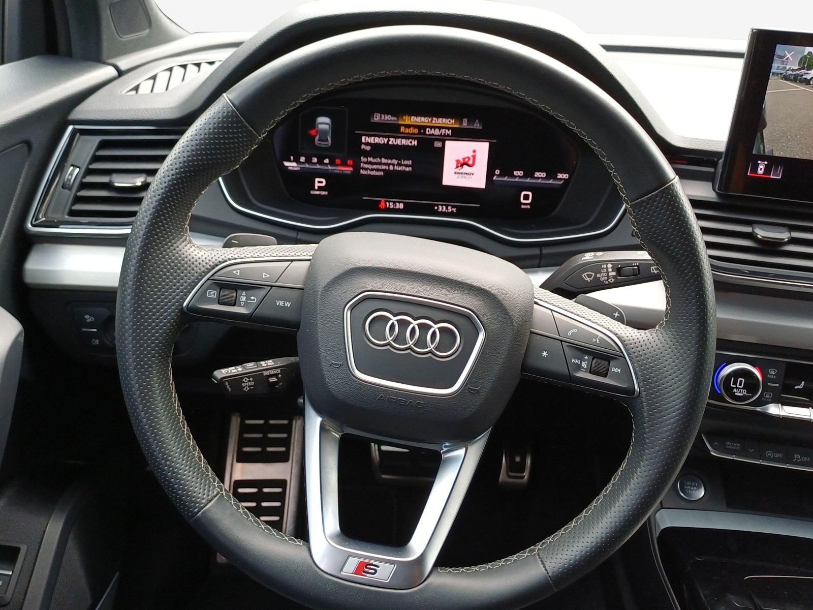 AUDI Q5 Sportback 40 TDI S line quattro S-tronic-image-9