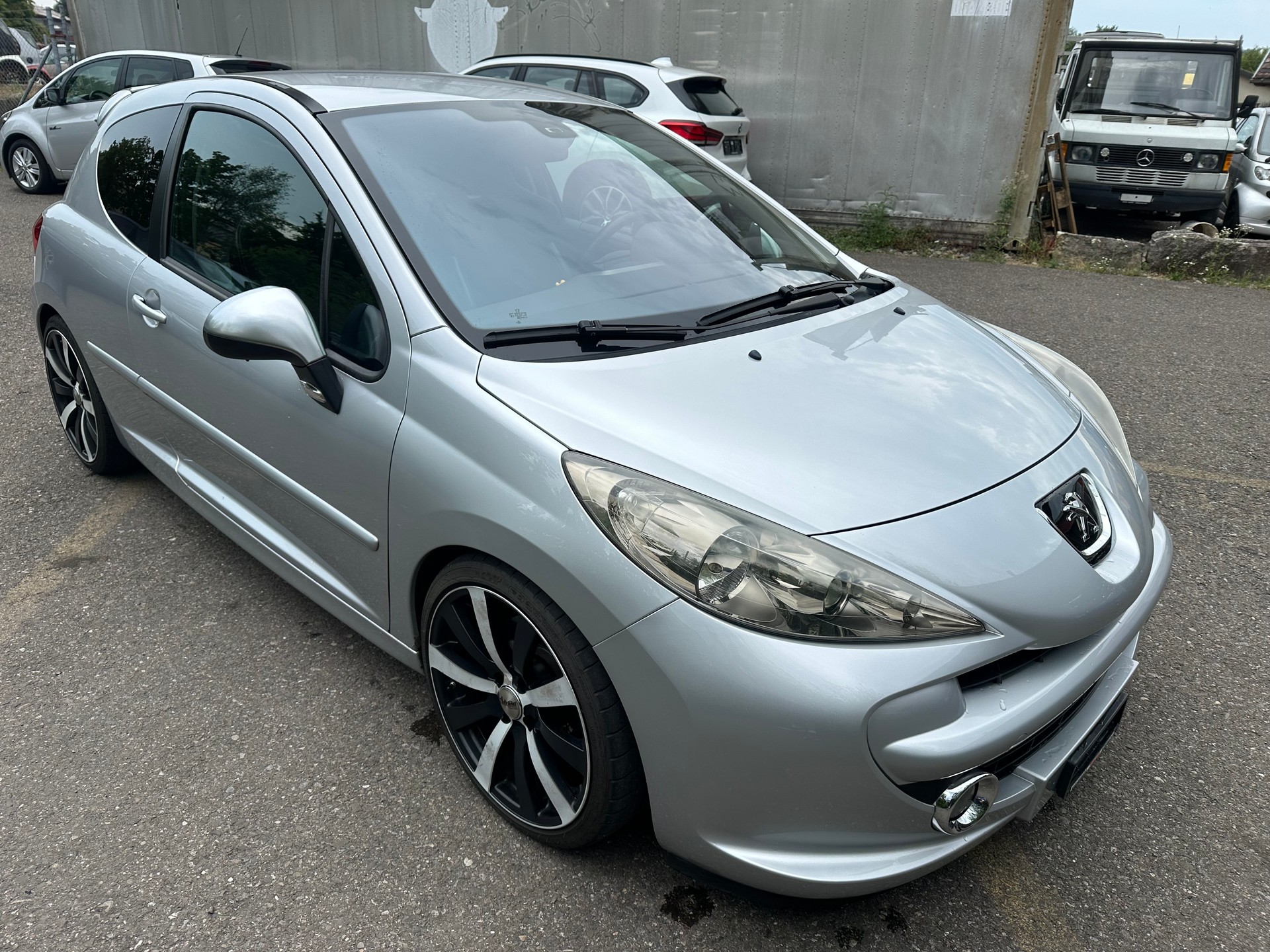 PEUGEOT 207 1.6 16V Turbo GTi-image-1