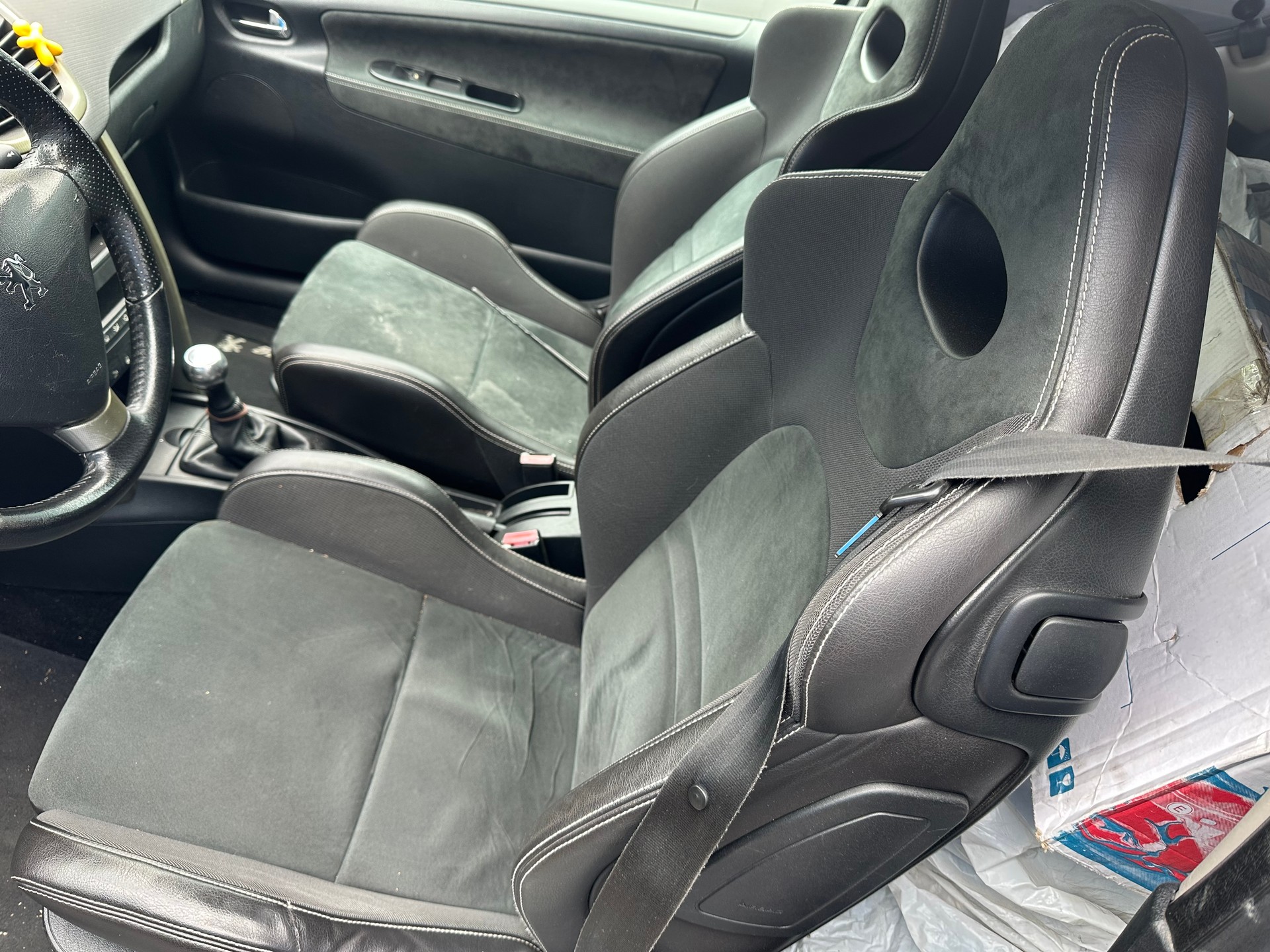 PEUGEOT 207 1.6 16V Turbo GTi-image-7