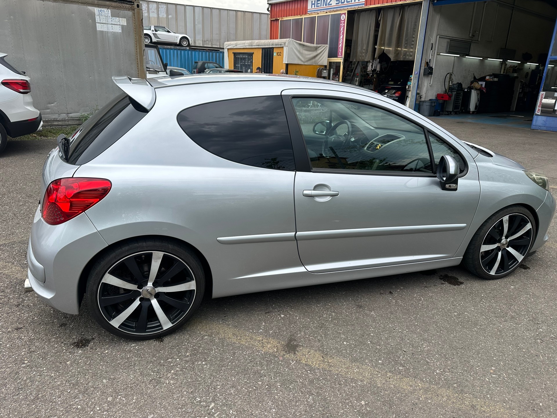 PEUGEOT 207 1.6 16V Turbo GTi-image-3
