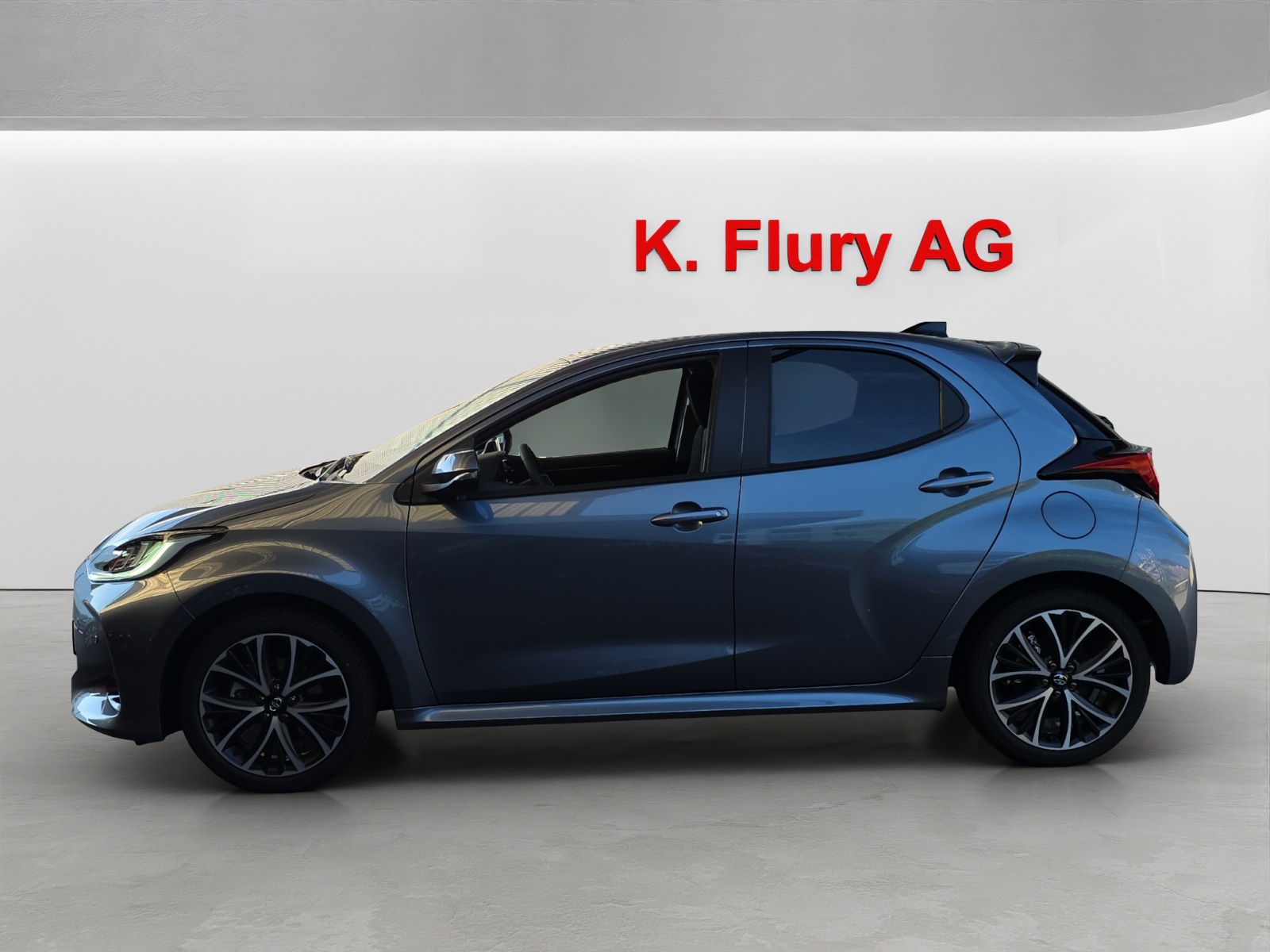 TOYOTA Yaris 1.5 VVT-i HSD Trend-image-1