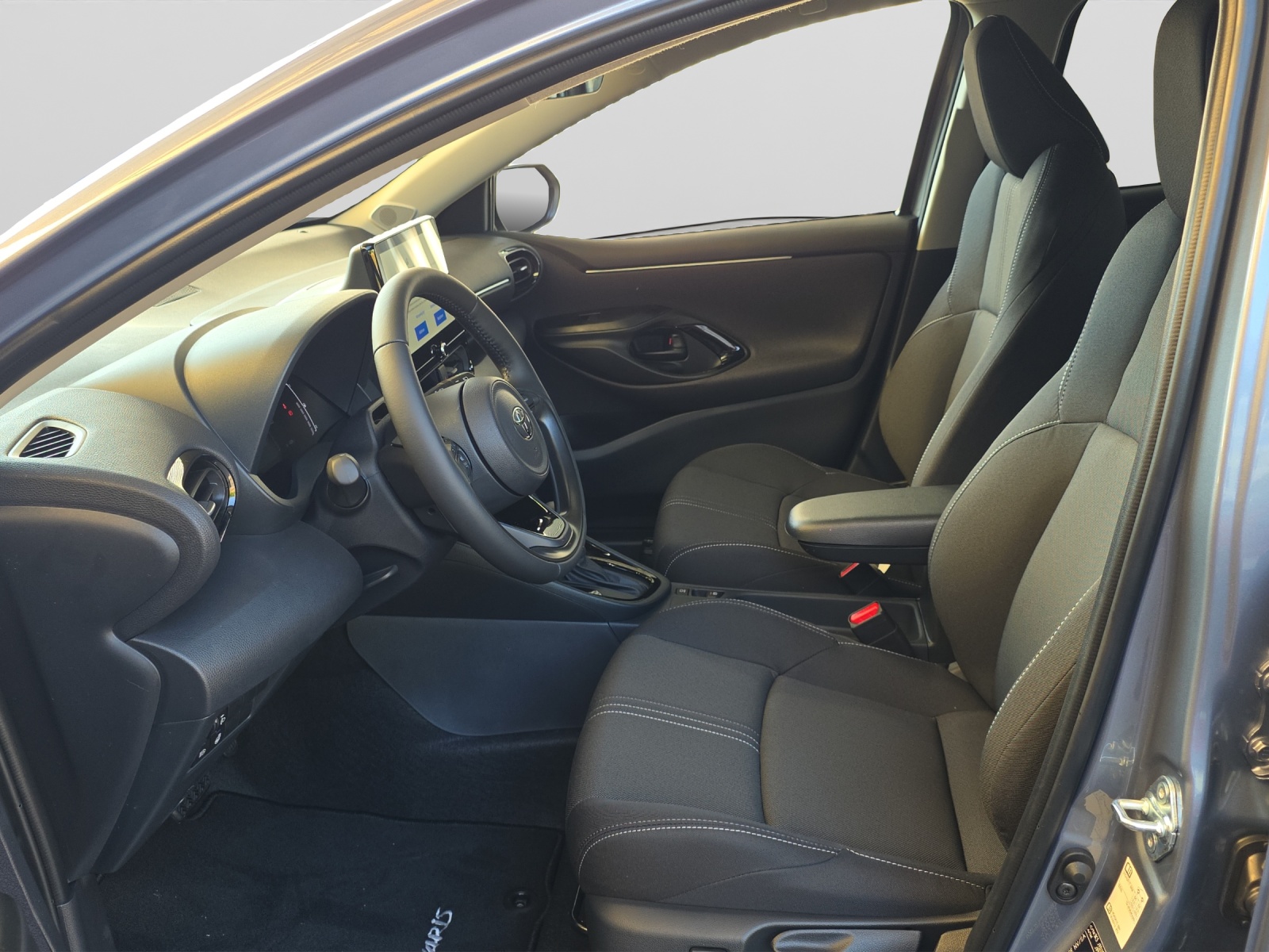 TOYOTA Yaris 1.5 VVT-i HSD Trend-image-8