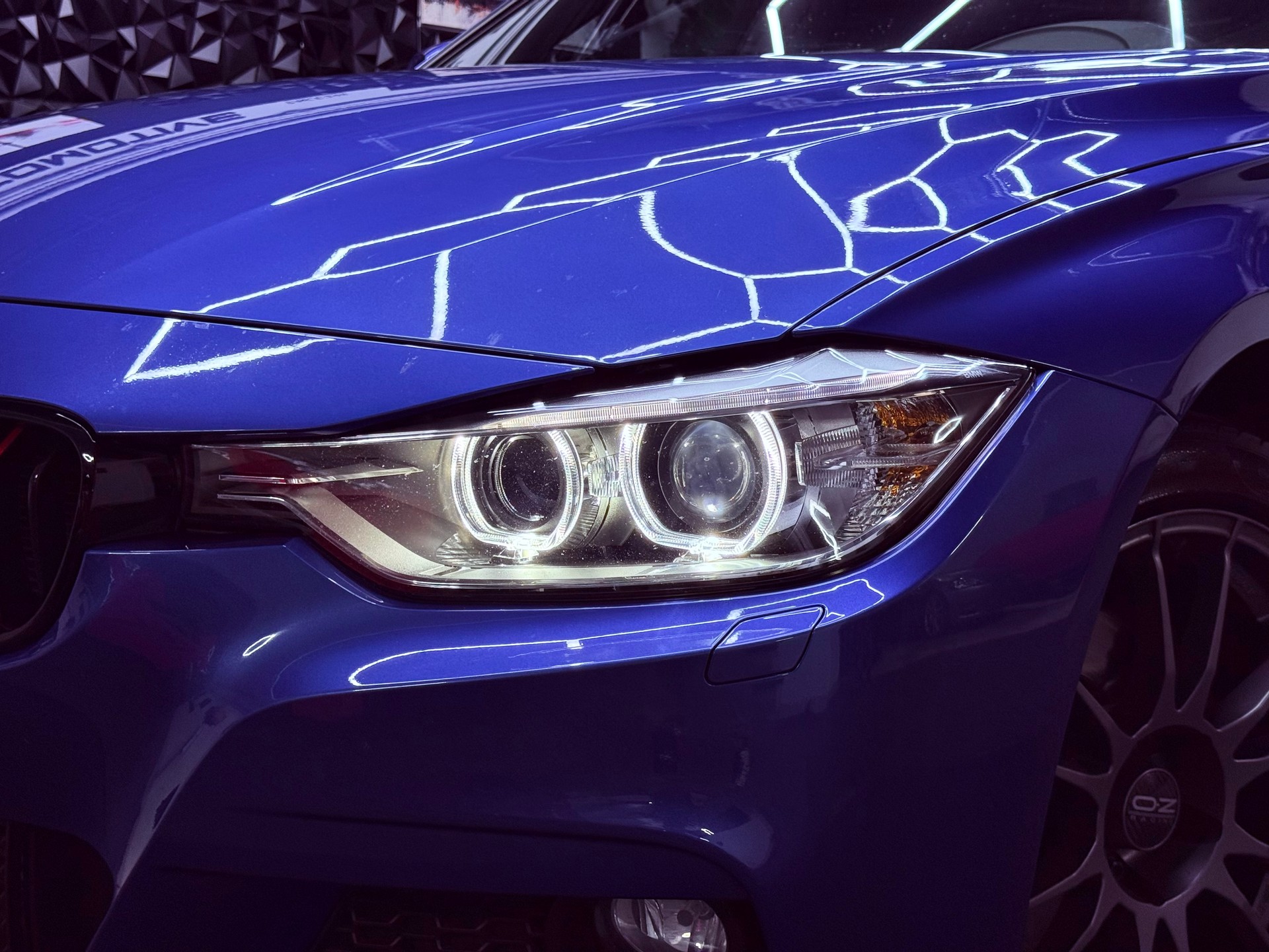 BMW 320d xDrive Touring M-Sportpaket Steptronic-image-7
