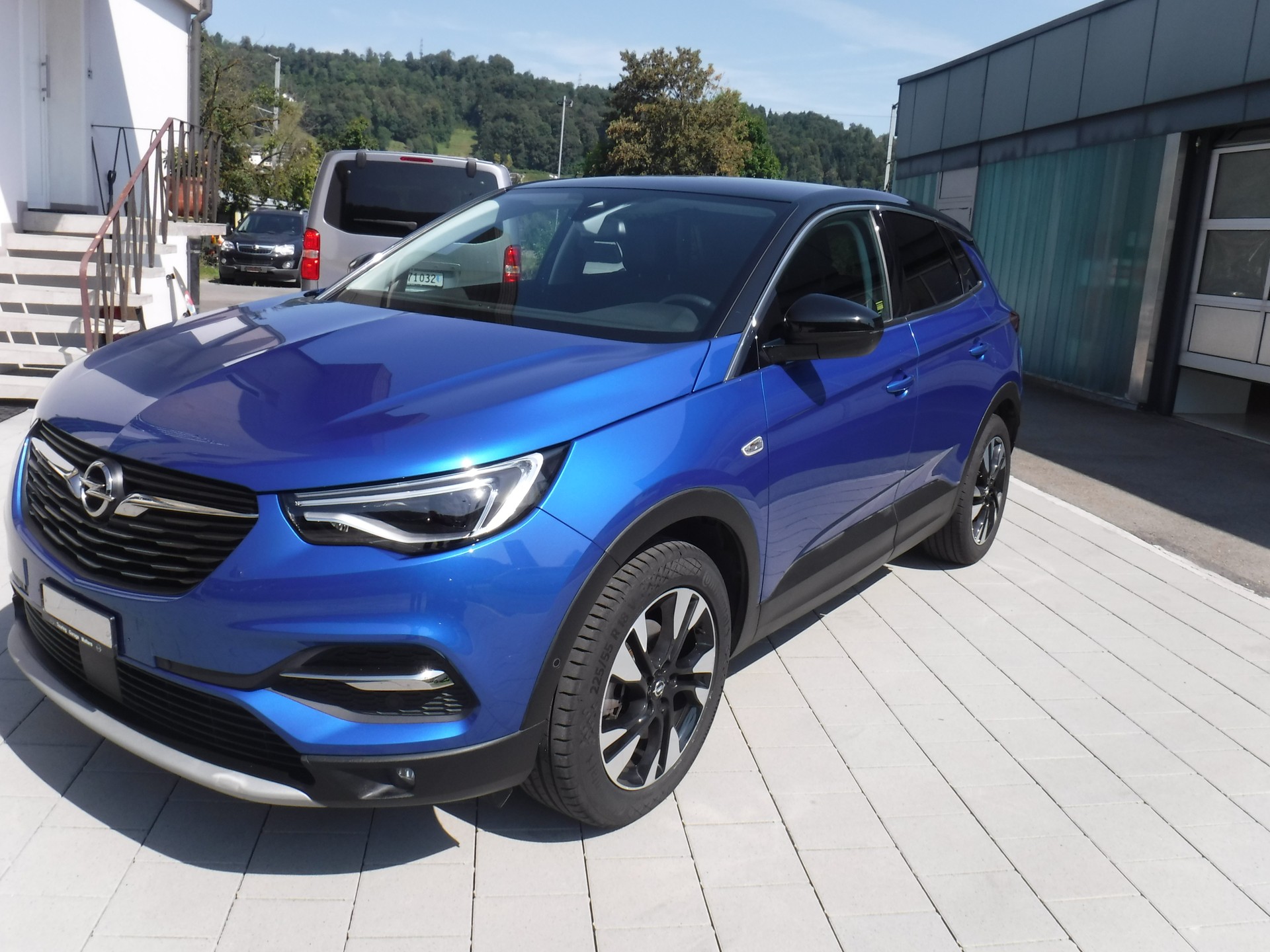 OPEL Grandland X 1.2i TP Ultimate Automatik-image-1