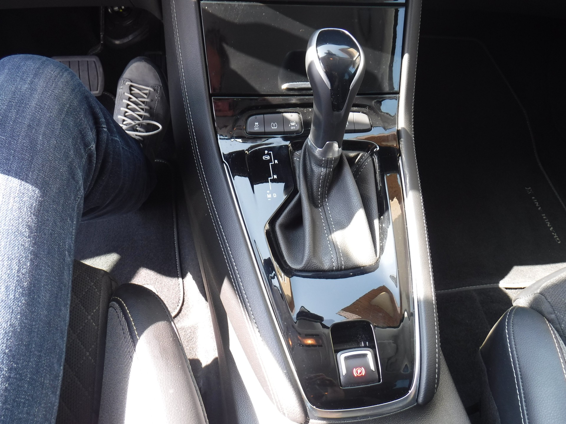 OPEL Grandland X 1.2i TP Ultimate Automatik-image-6