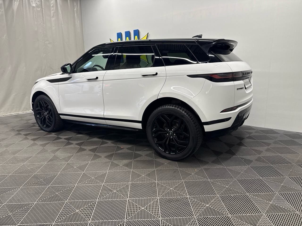 LAND ROVER Range Rover Evoque R-Dynamic P 200 SE AT9-image-1