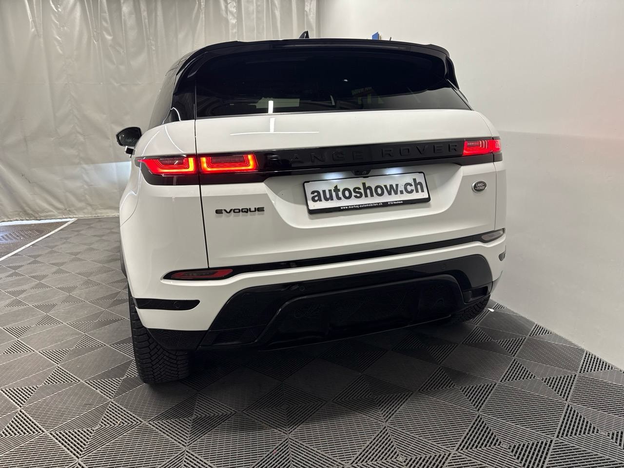 LAND ROVER Range Rover Evoque R-Dynamic P 200 SE AT9-image-13