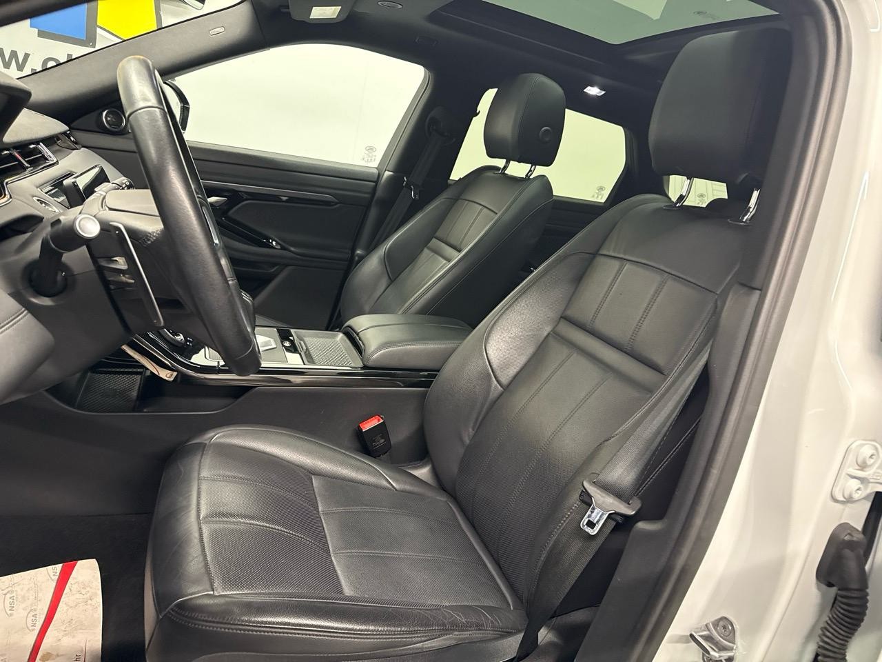 LAND ROVER Range Rover Evoque R-Dynamic P 200 SE AT9-image-3