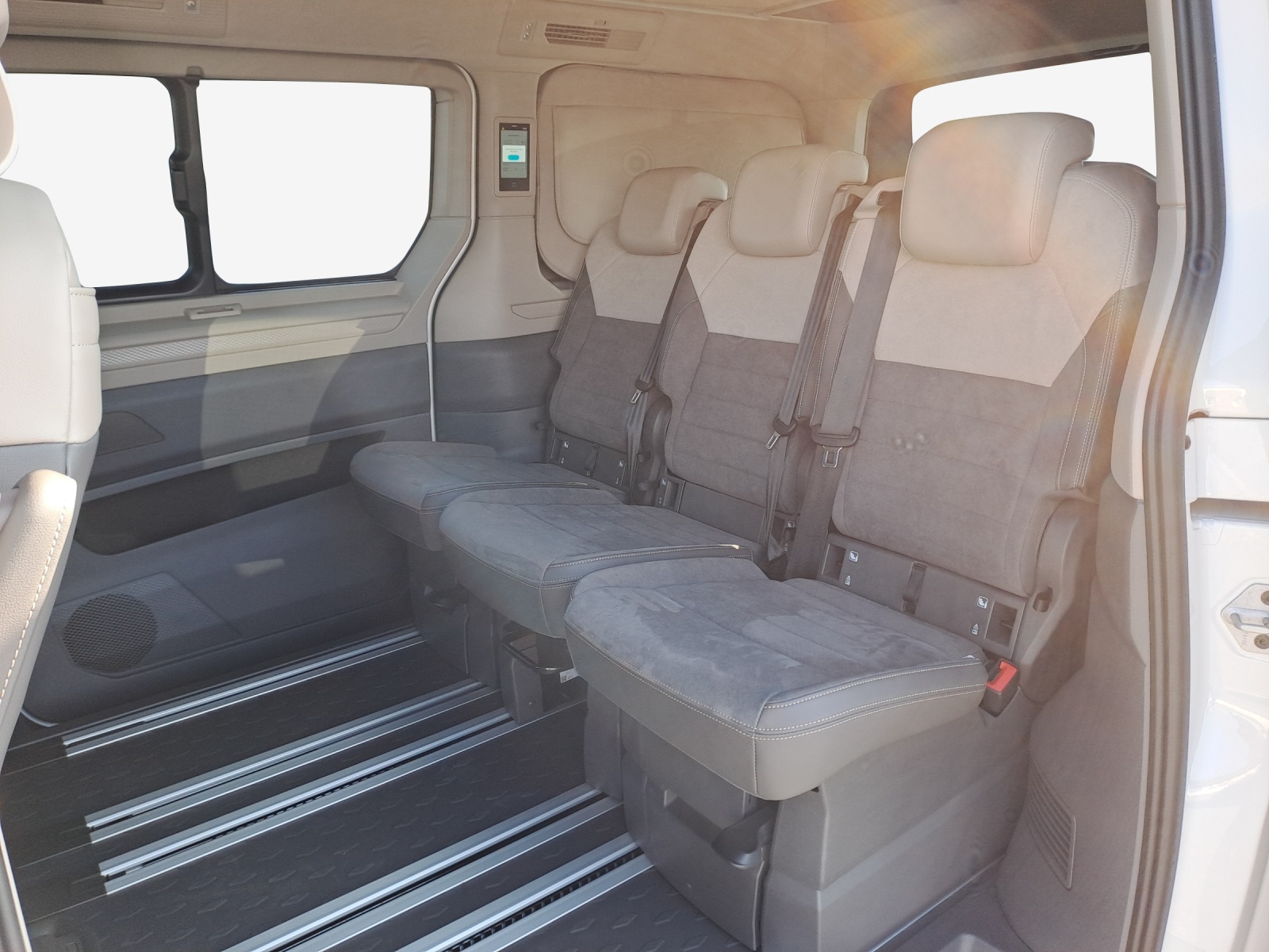 VW California 2.0 TDI Beach Tour-image-10