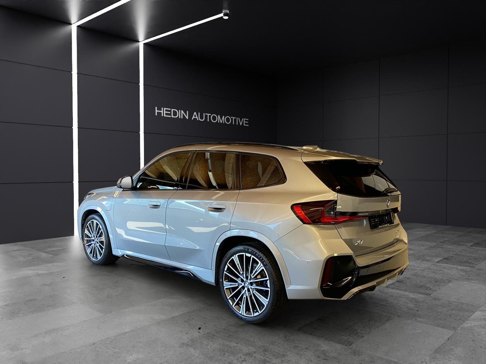 BMW X1 30e xDrive paddles-showroom-element-2