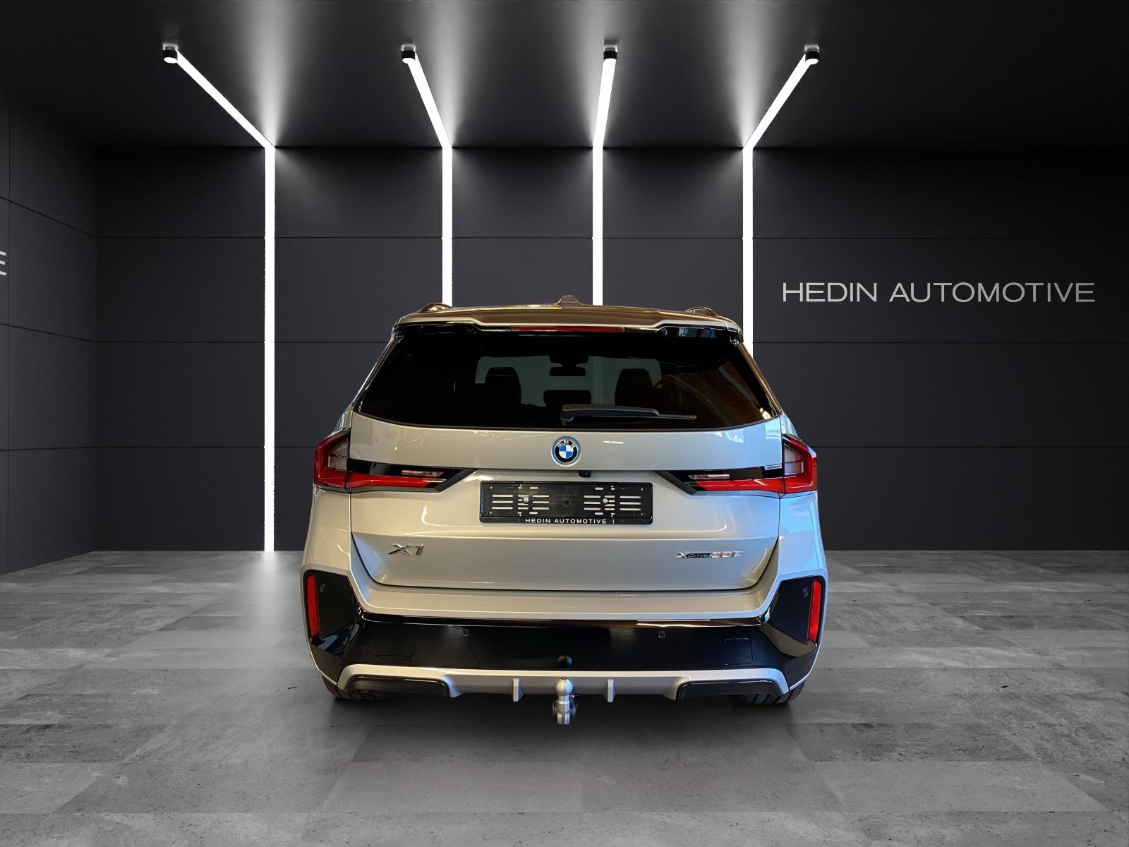 BMW X1 30e xDrive paddles-image-3