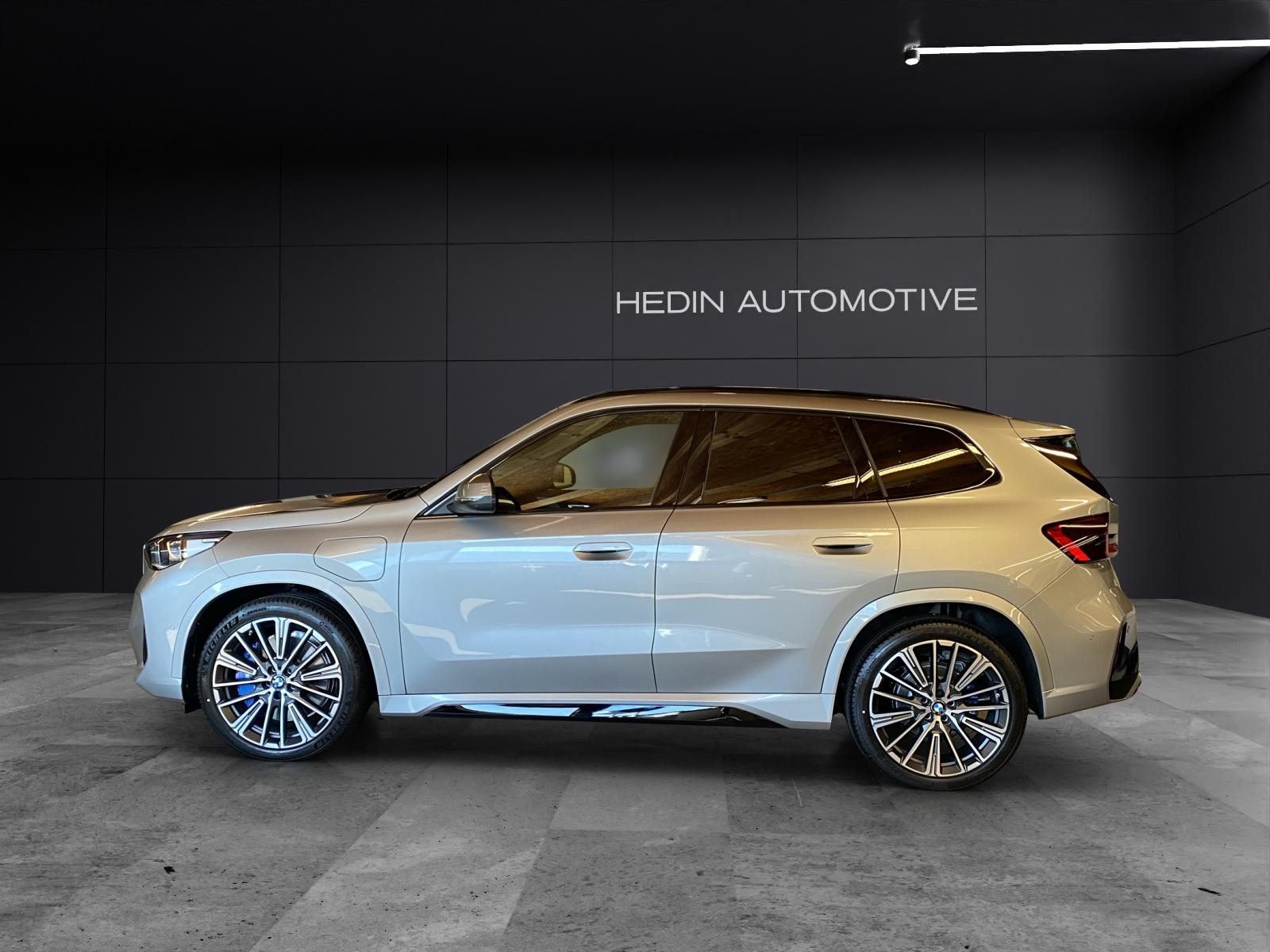 BMW X1 30e xDrive paddles-image-1