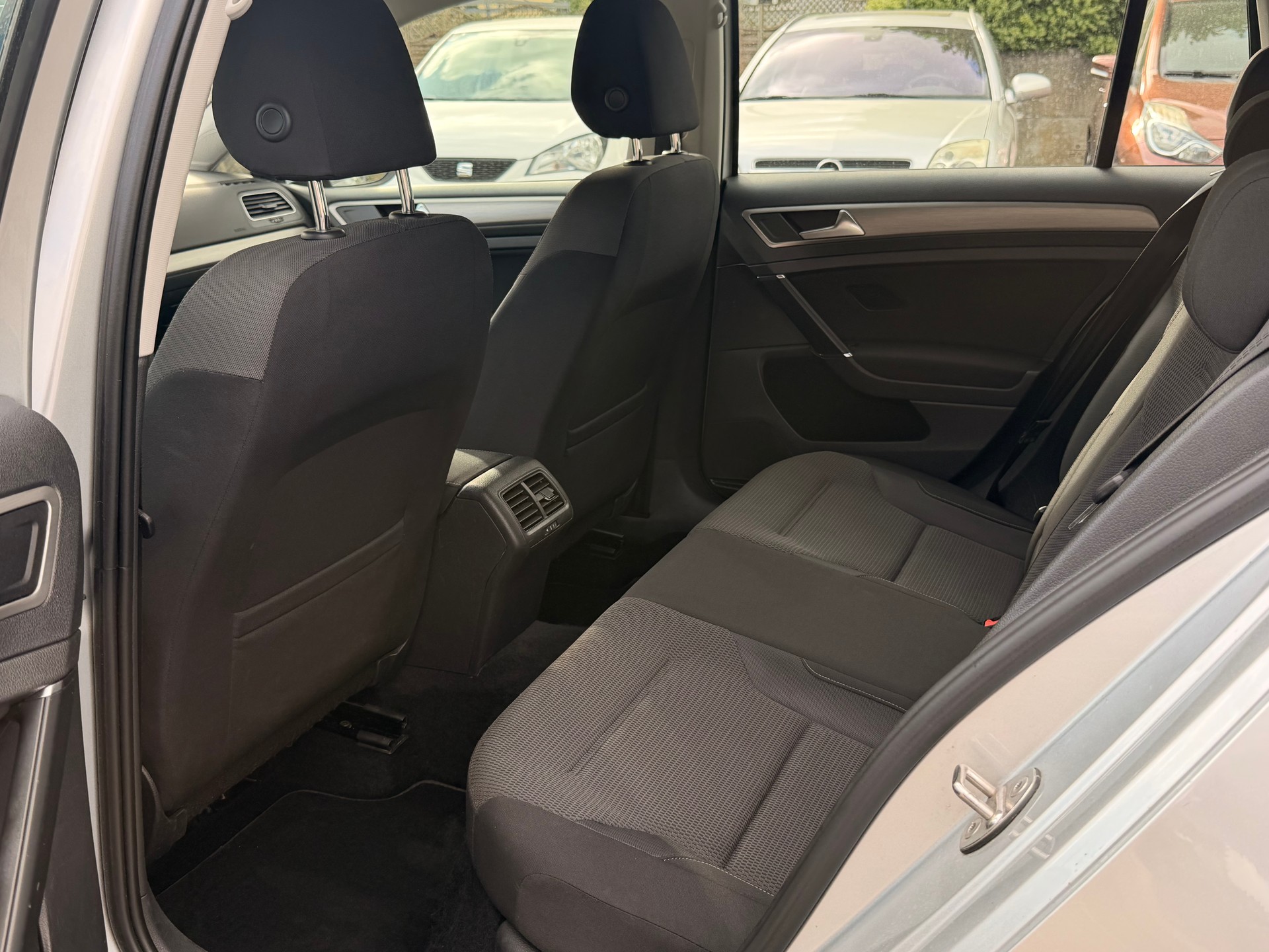 VW Golf Variant 1.6 TDI Allstar 4Motion-image-19