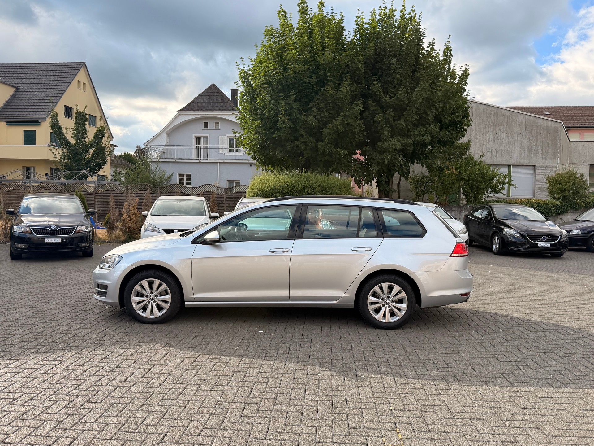 VW Golf Variant 1.6 TDI Allstar 4Motion-image-3