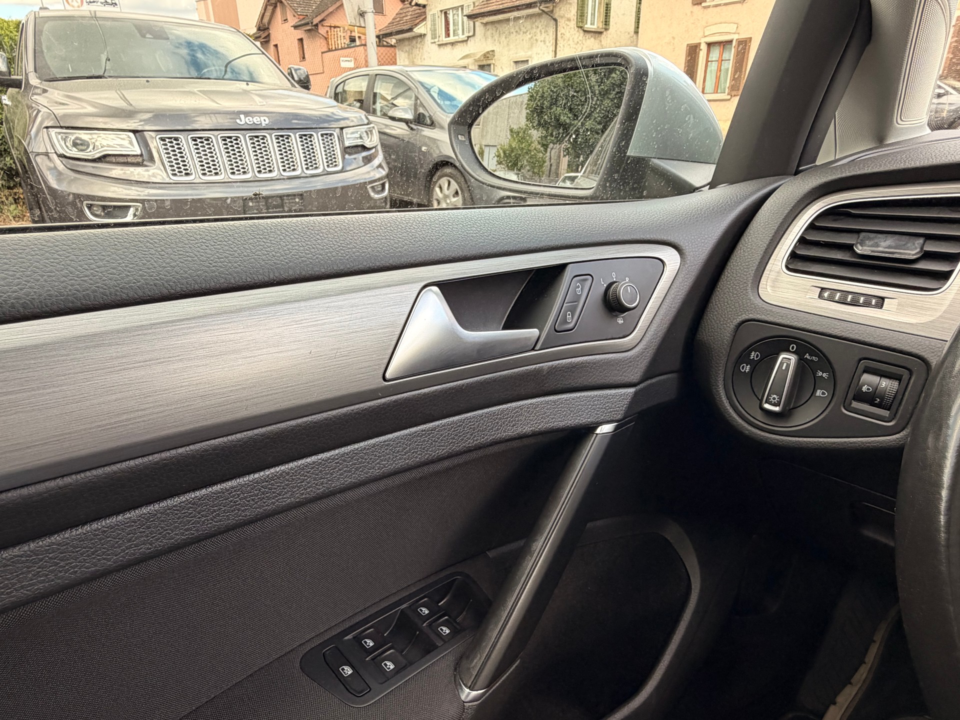 VW Golf Variant 1.6 TDI Allstar 4Motion-image-18
