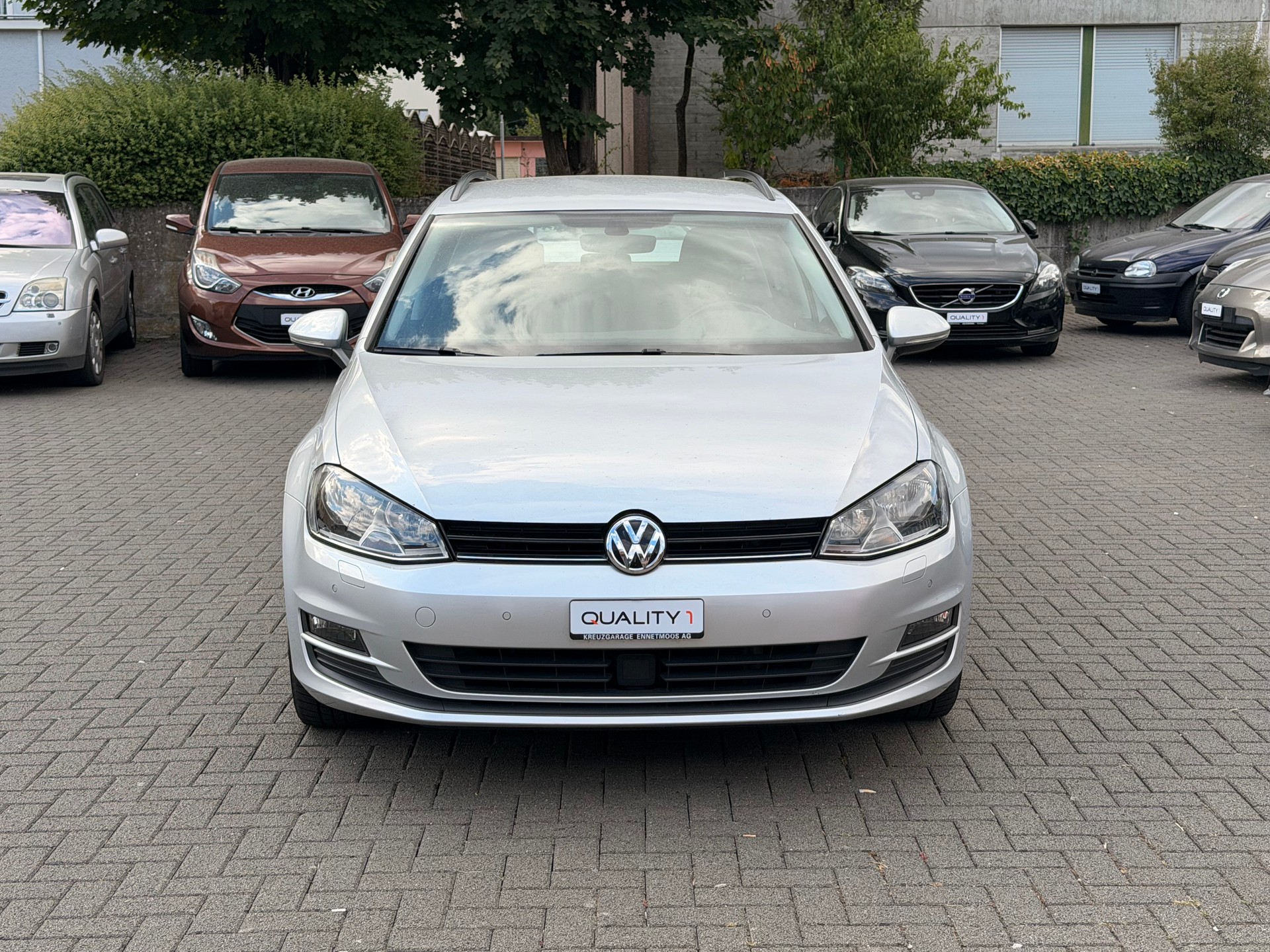VW Golf Variant 1.6 TDI Allstar 4Motion-image-1