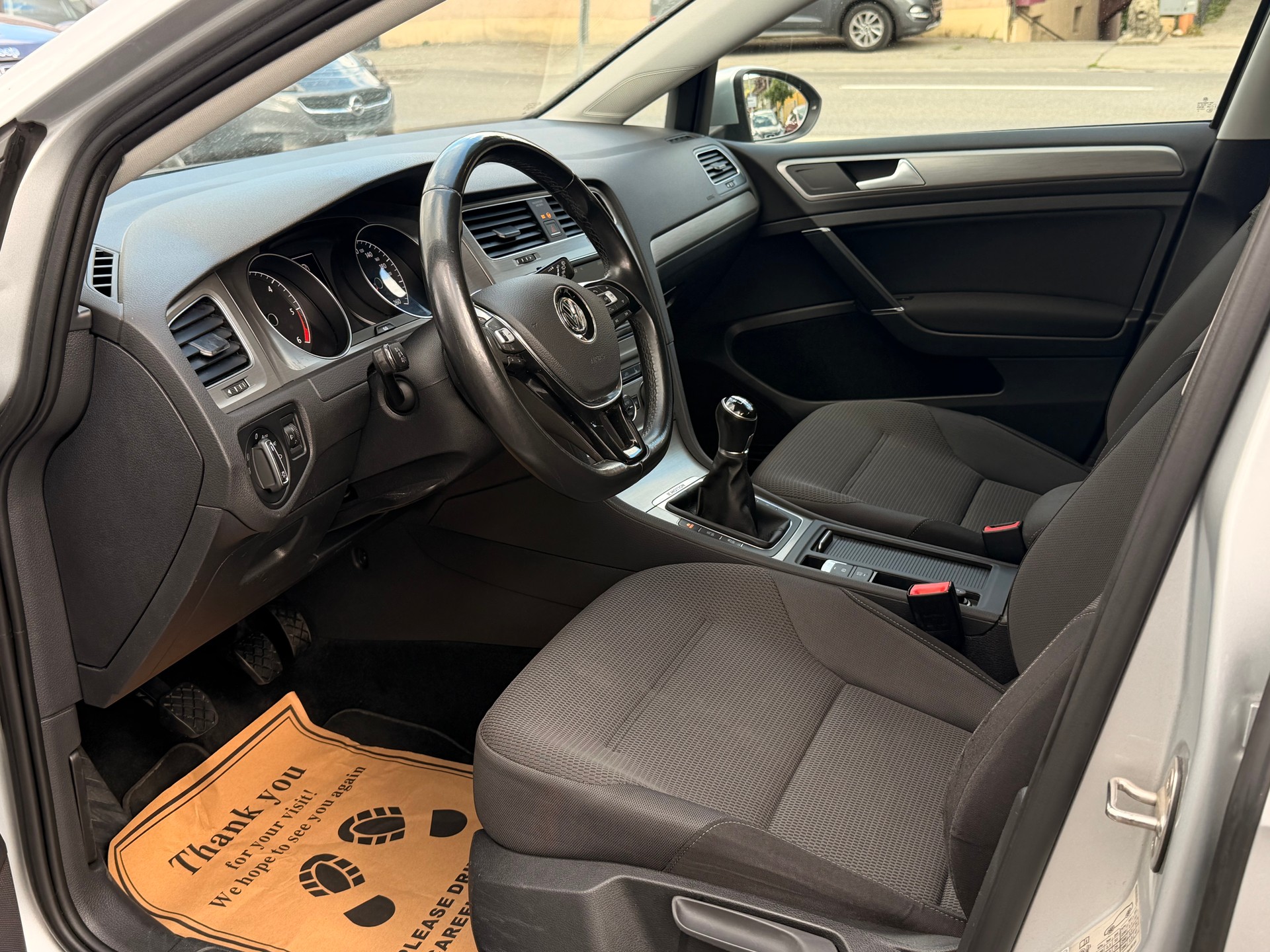 VW Golf Variant 1.6 TDI Allstar 4Motion-image-11